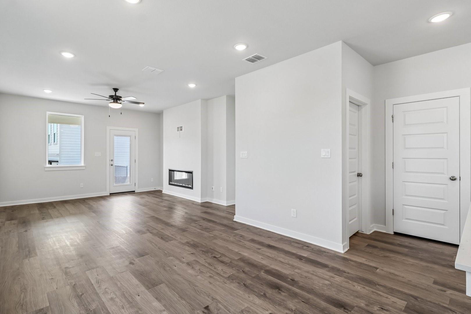 1201 Lavender Way Property Photo 9