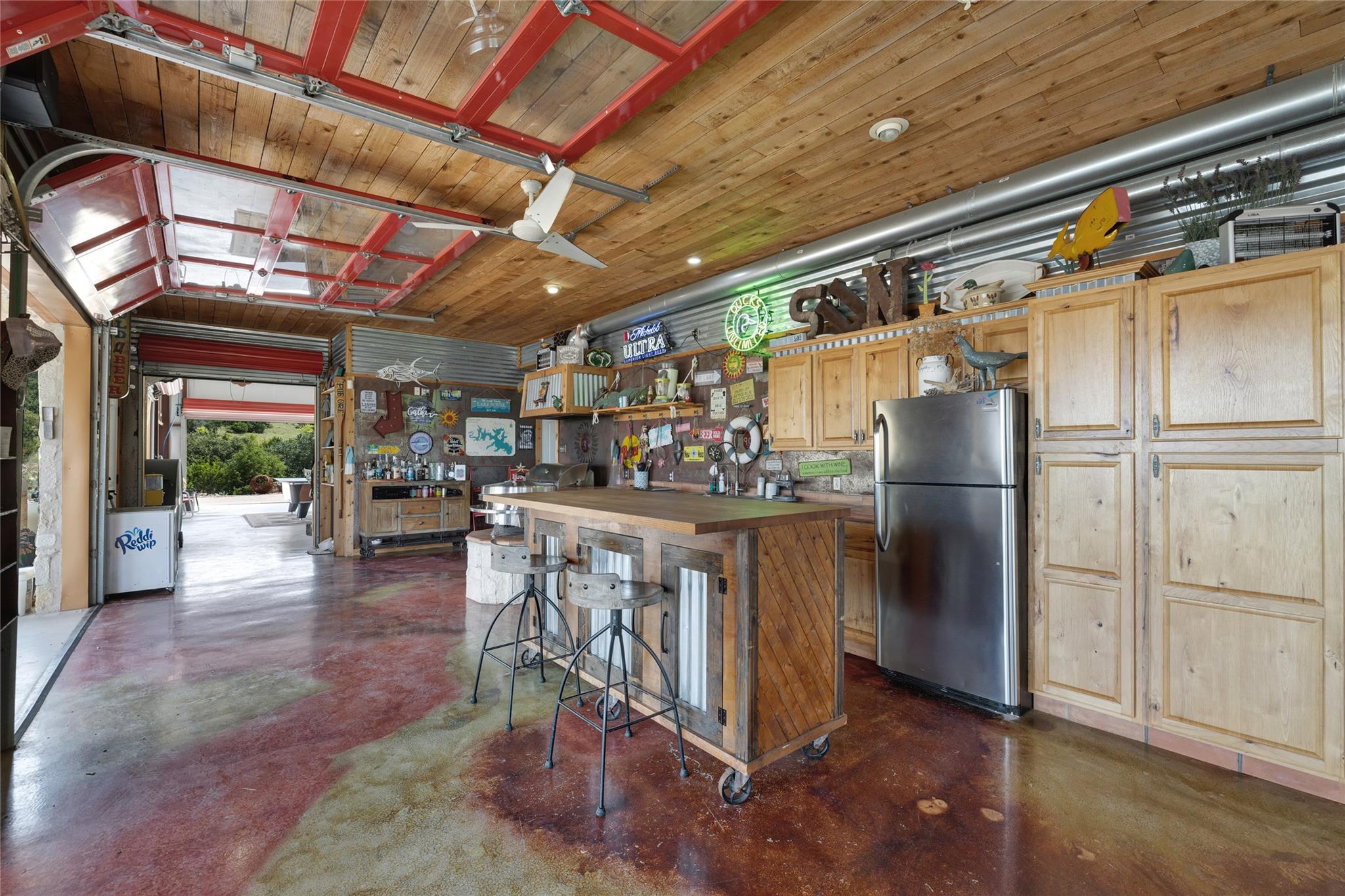 2611 Westview Dr None Property Photo 6