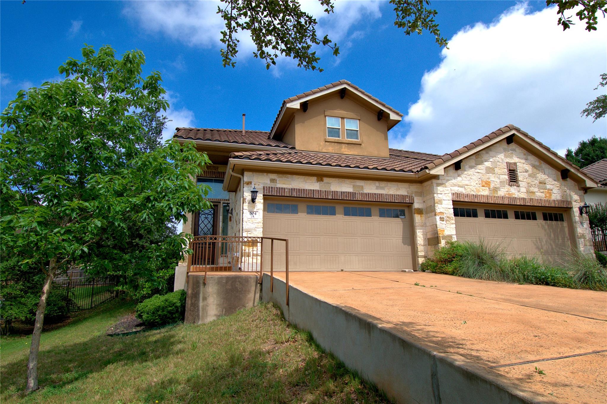 504 Hummingbird Ln #a Property Photo 1