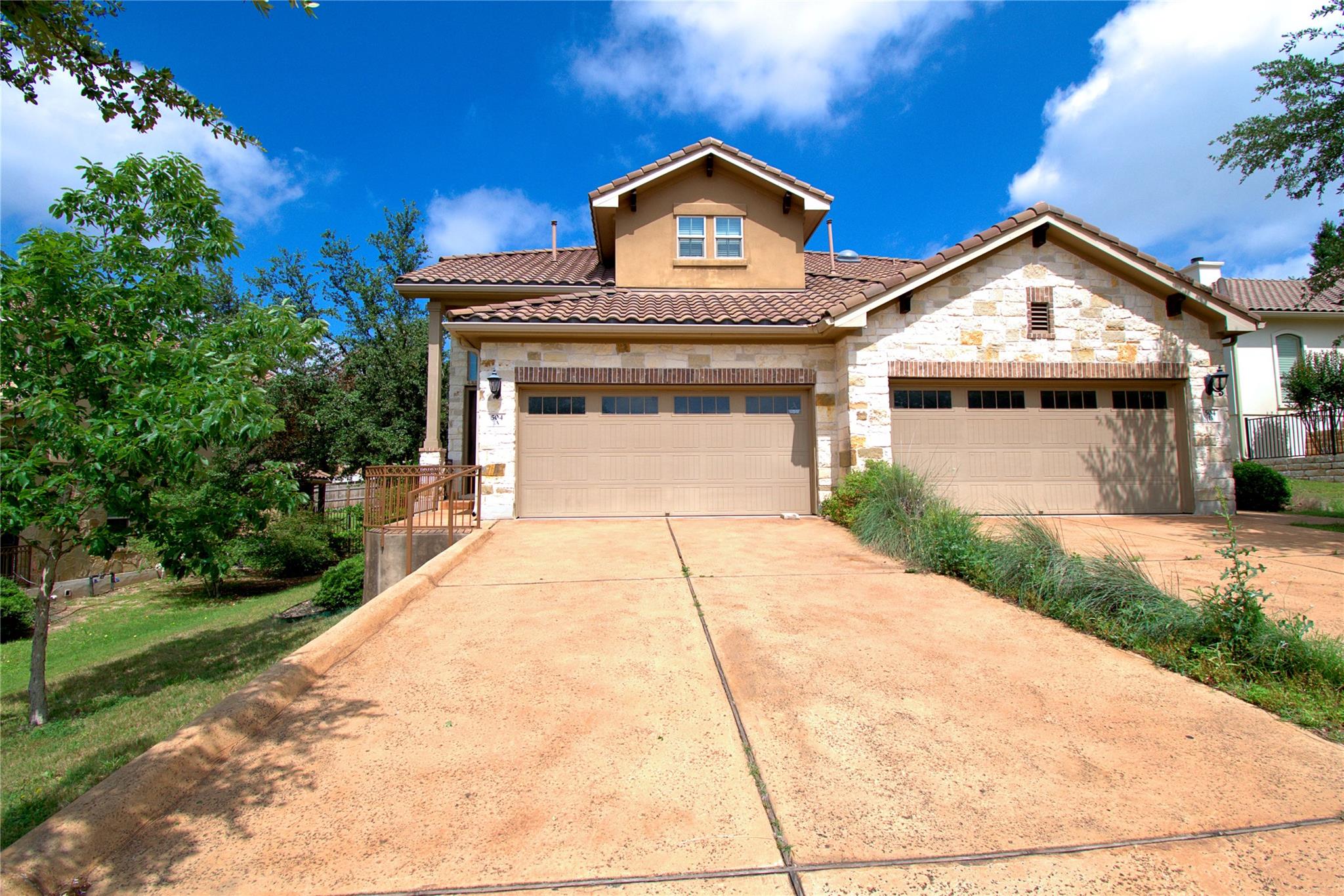 504 Hummingbird Ln #a Property Photo 2