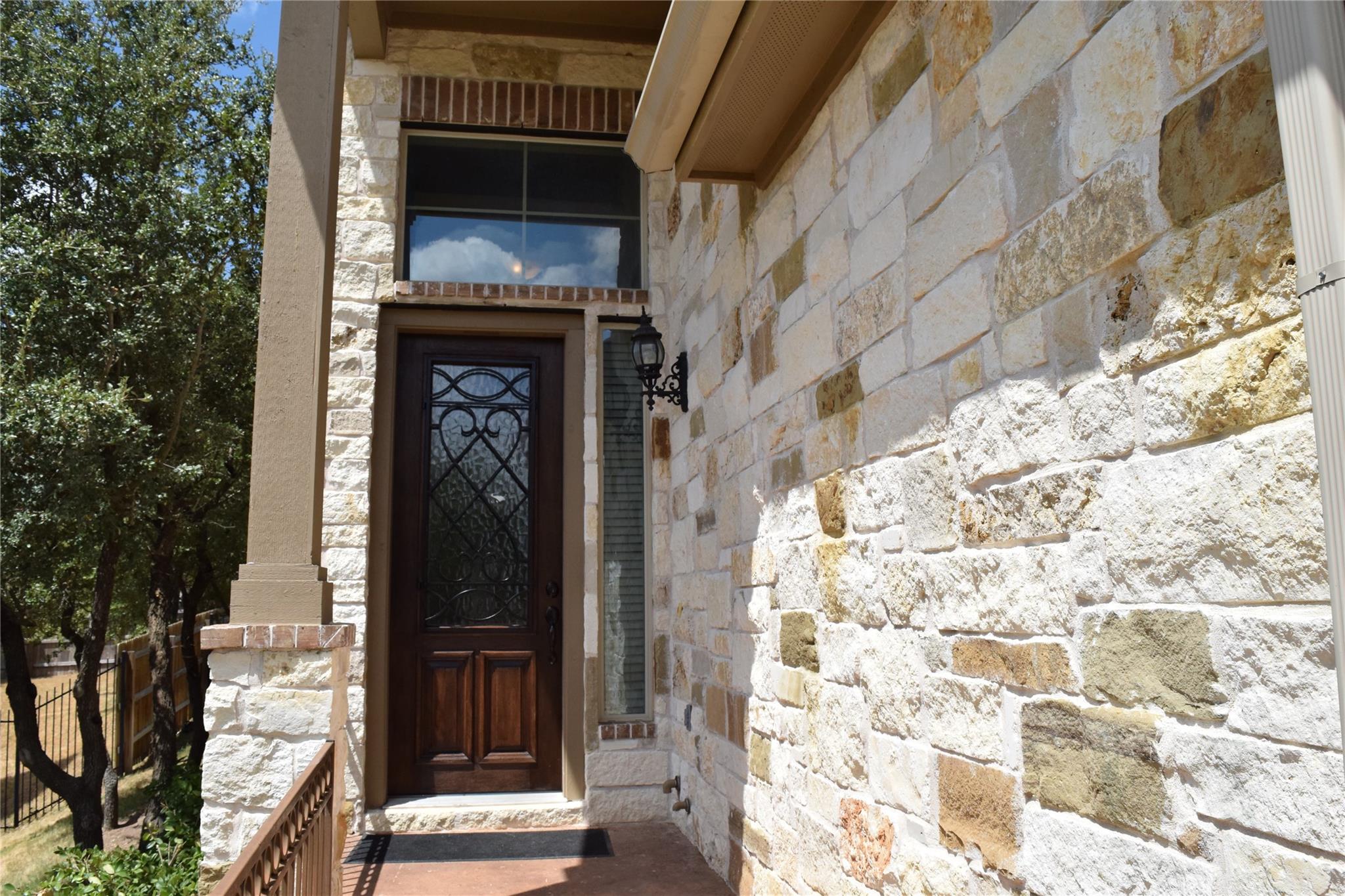 504 Hummingbird Ln #a Property Photo 3