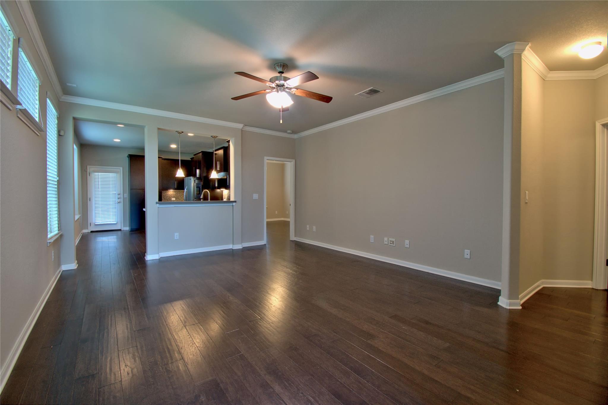 504 Hummingbird Ln #a Property Photo 5