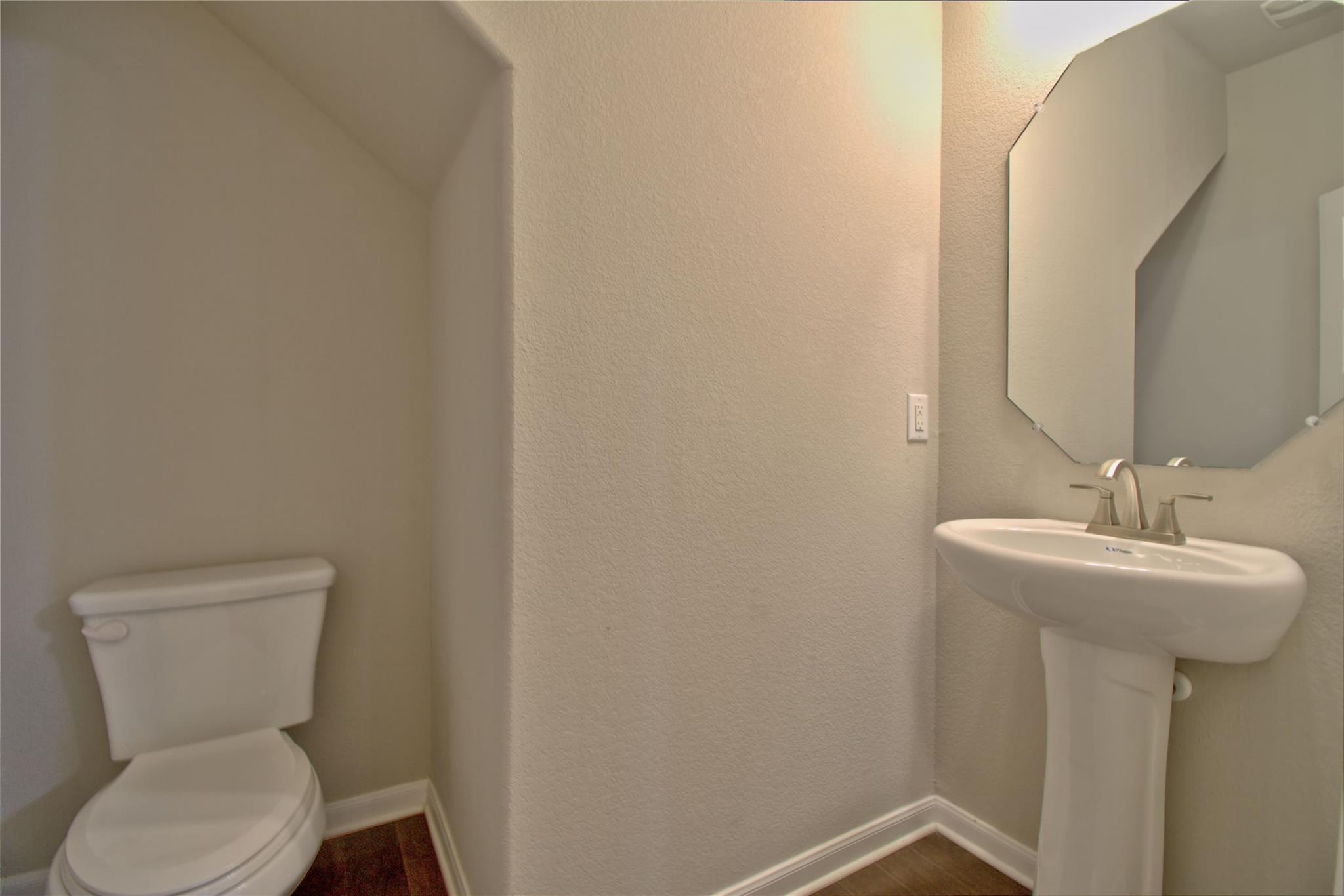 504 Hummingbird Ln #a Property Photo 10