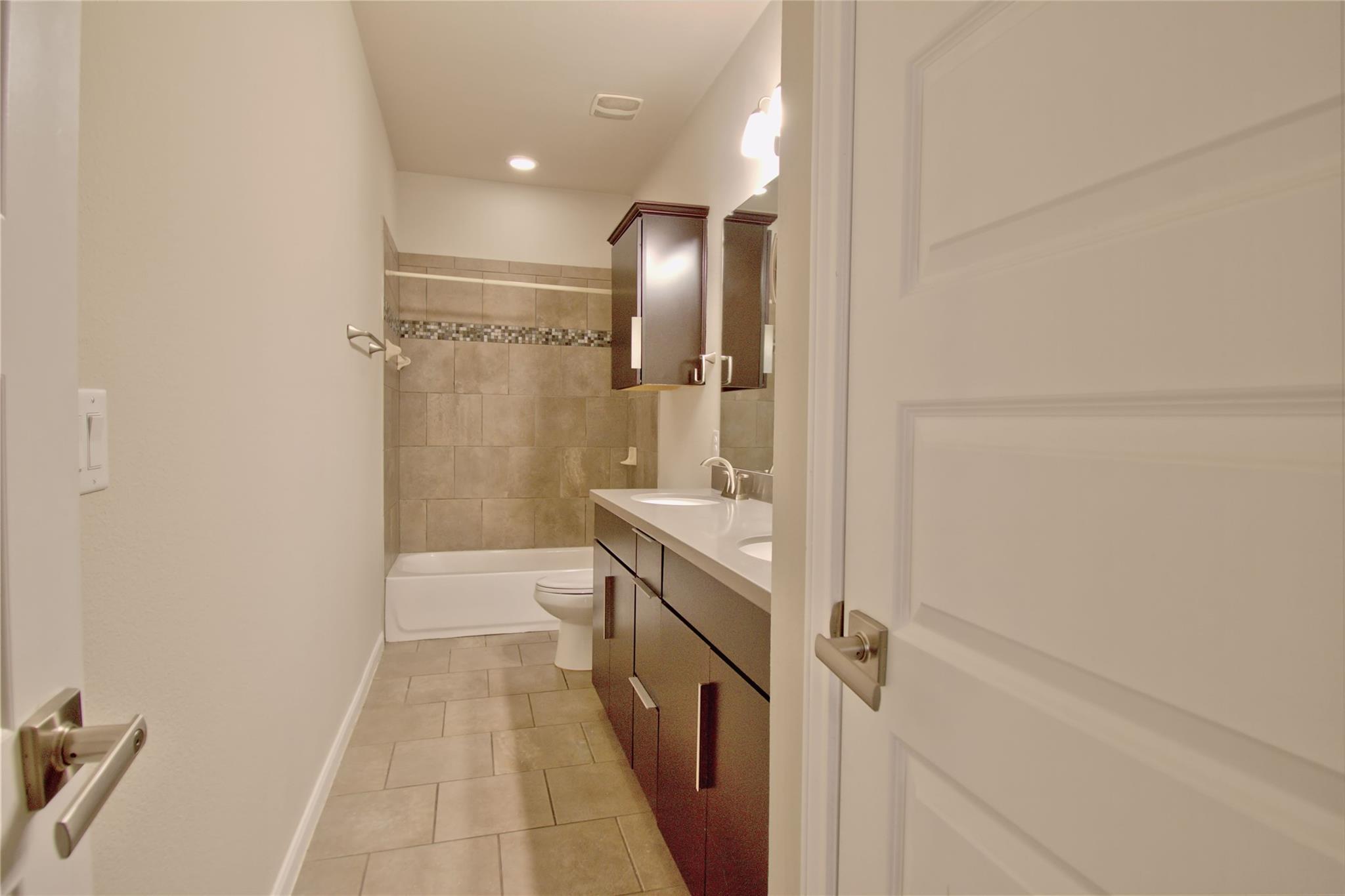 504 Hummingbird Ln #a Property Photo 24