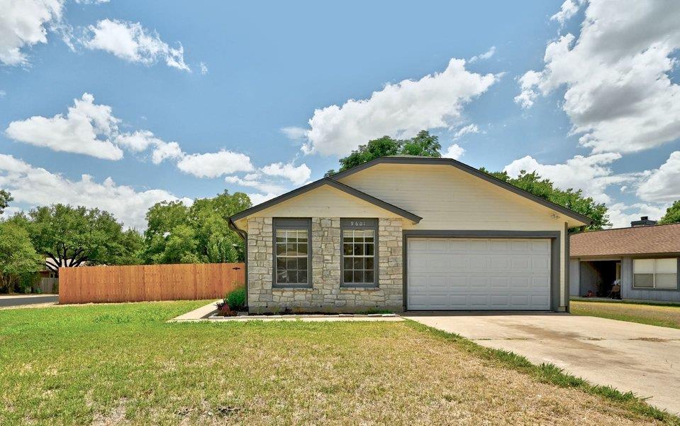 9601 Holly Springs Dr Property Photo 1