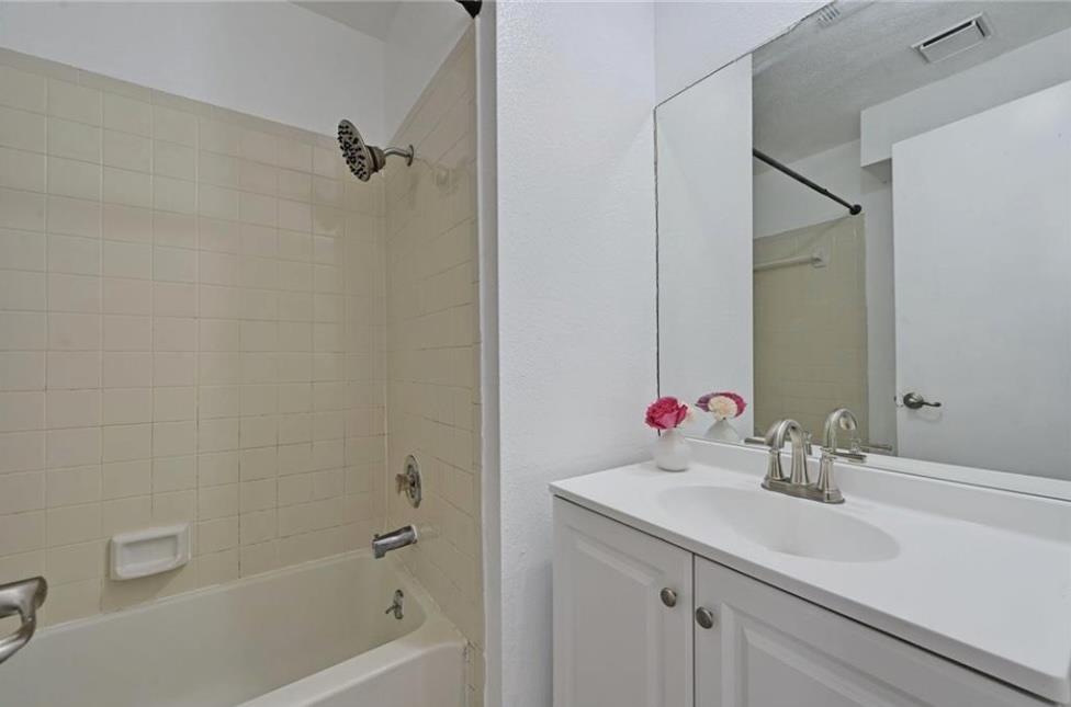 9601 Holly Springs Dr Property Photo 20