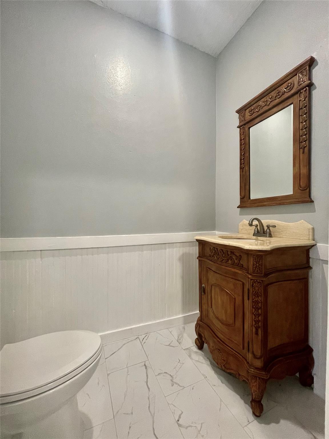 908 W Hopkins St Property Photo 10