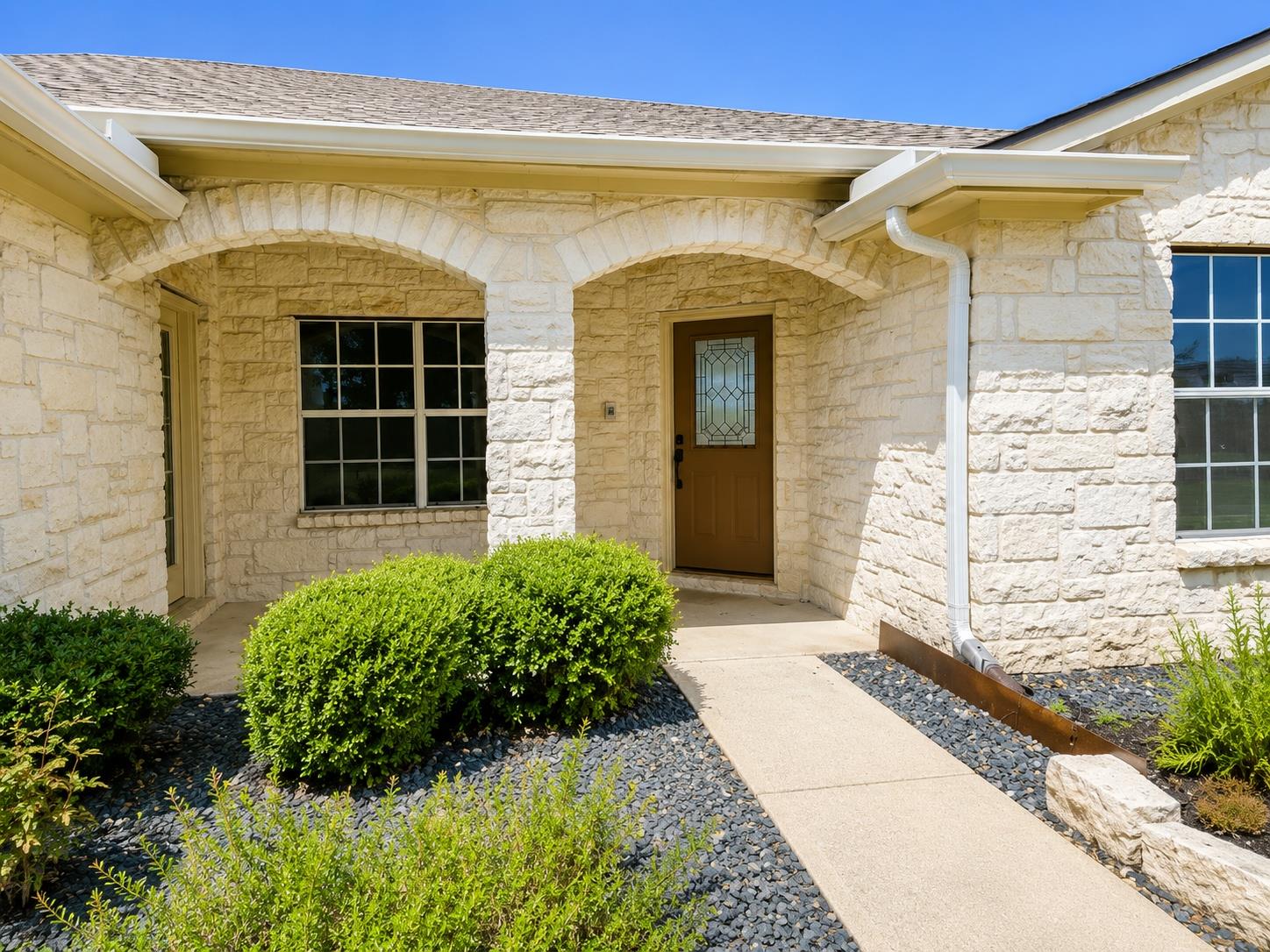 3844 Laurel Ridge Dr Property Photo 2