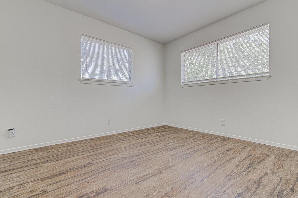 5006 Brighton Rd #b Property Photo 9