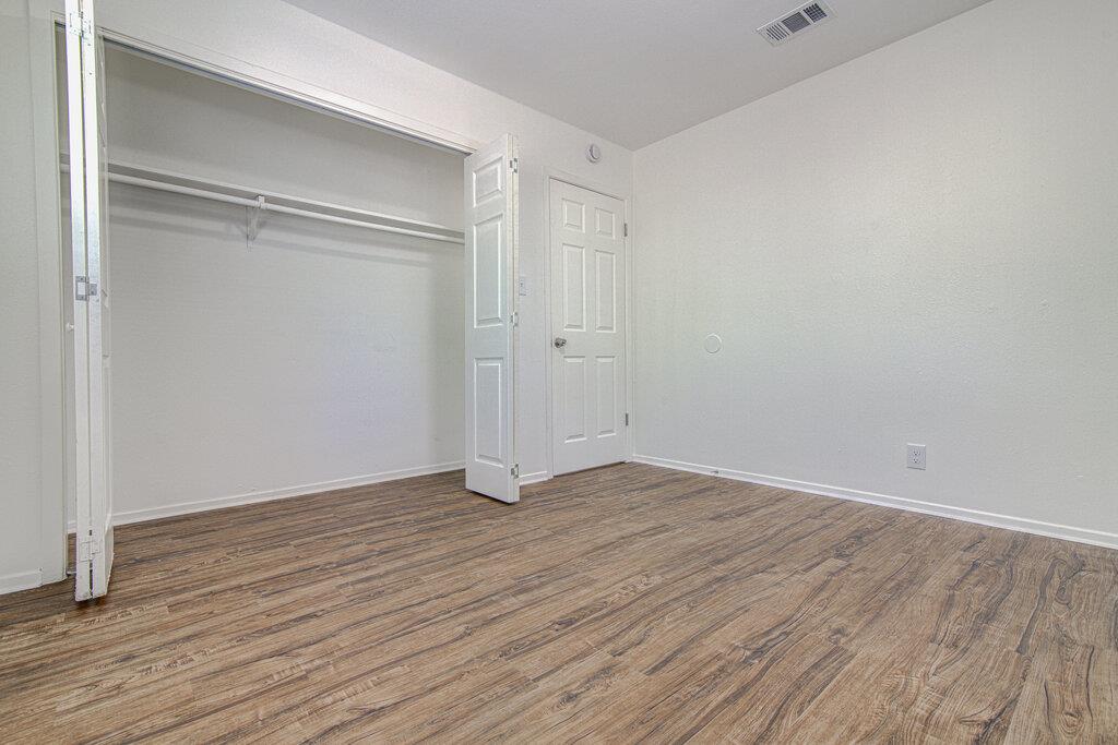 5006 Brighton Rd #b Property Photo 10