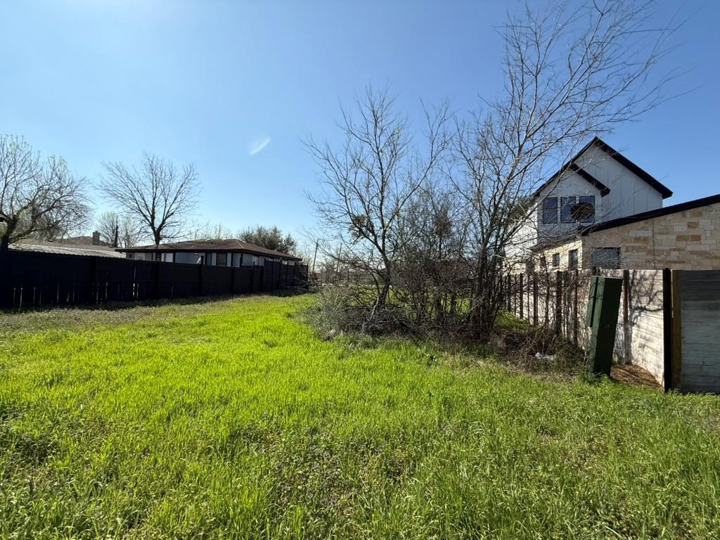 505 E Burton St Property Photo 10