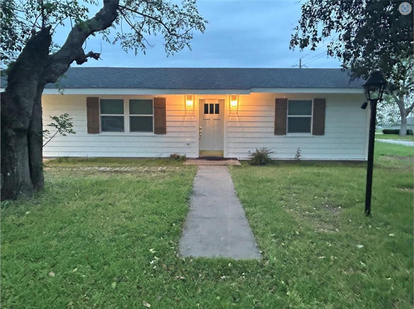 309 Lynch St Property Photo