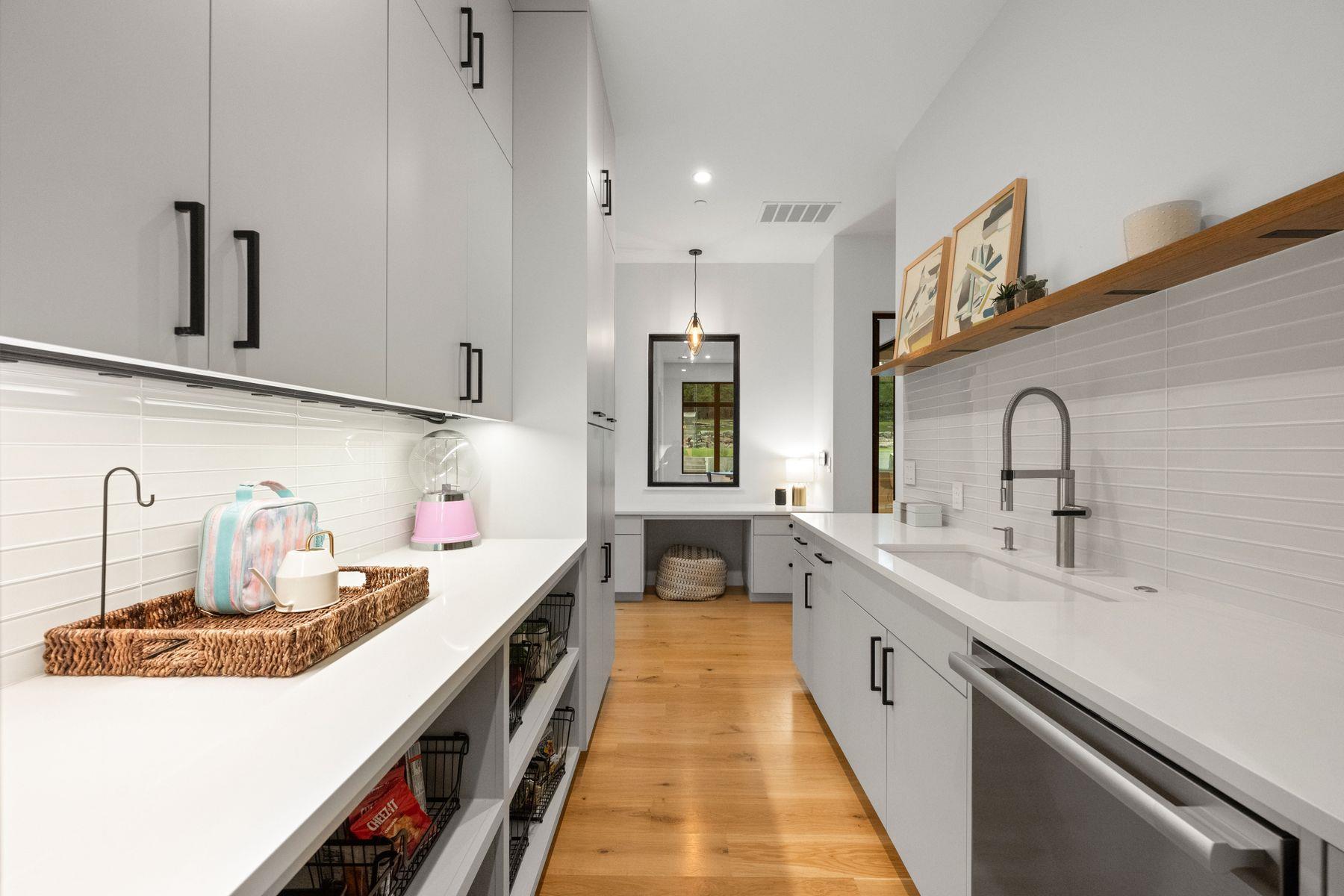 10208 Milky Way Property Photo 10