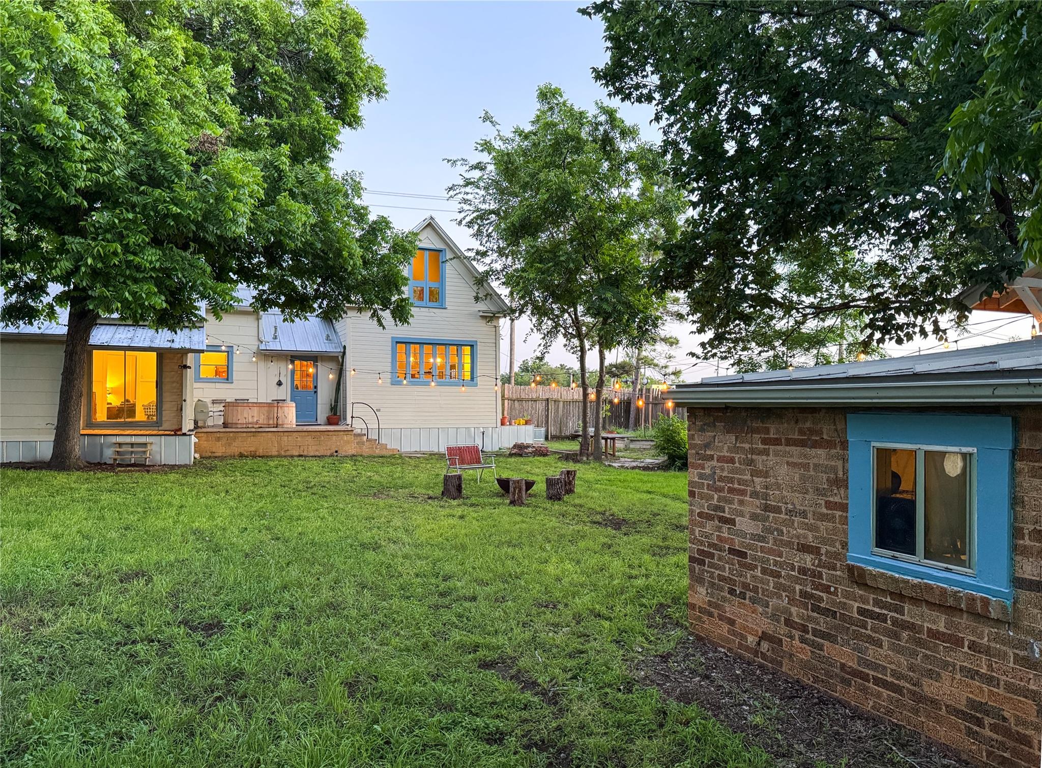 200 E Brenham St Property Photo 32