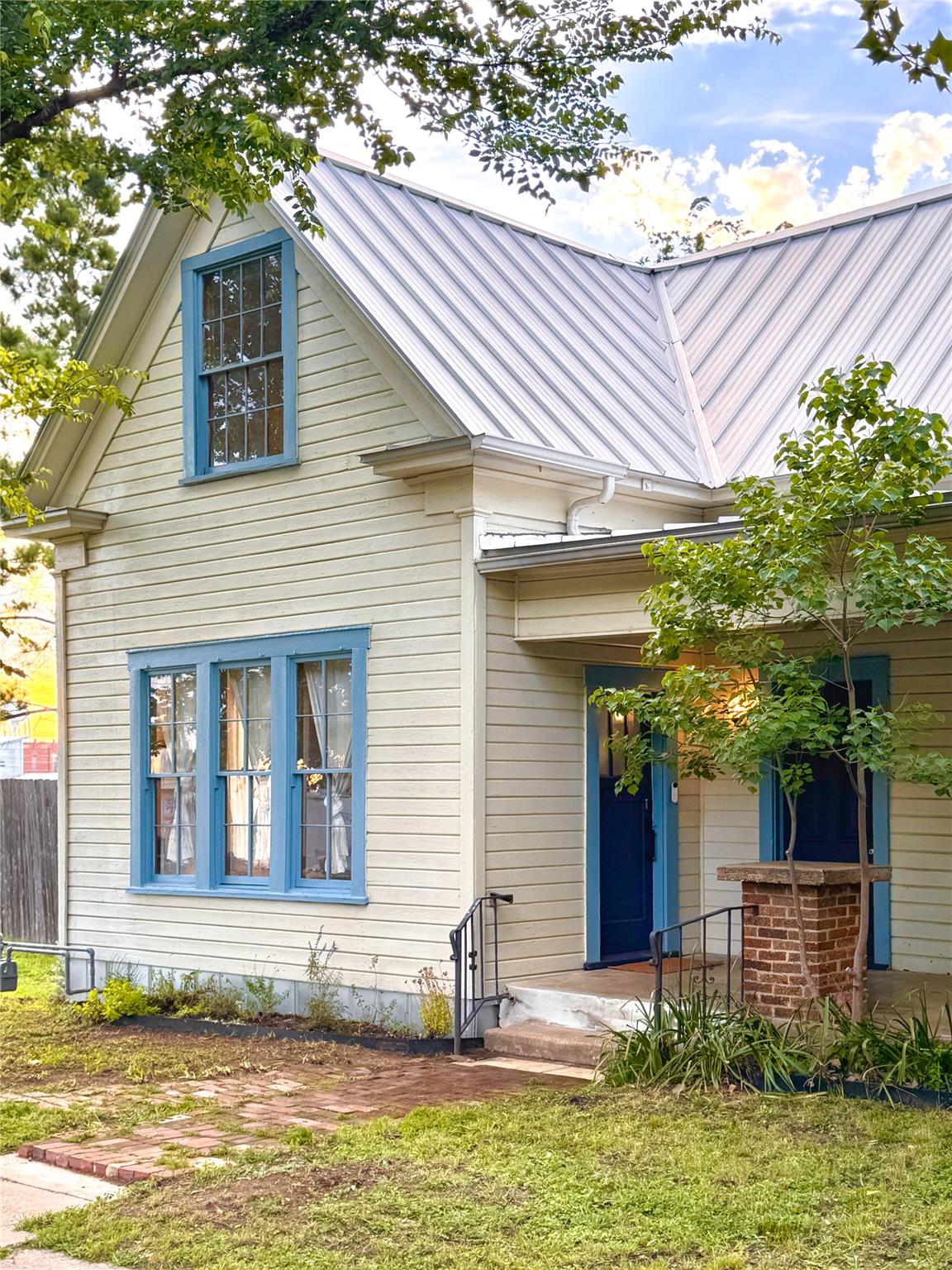 200 E Brenham St Property Photo 40
