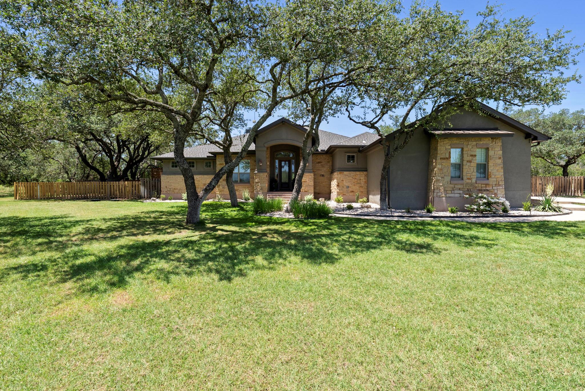 126 Foxwood Trl Property Photo 1
