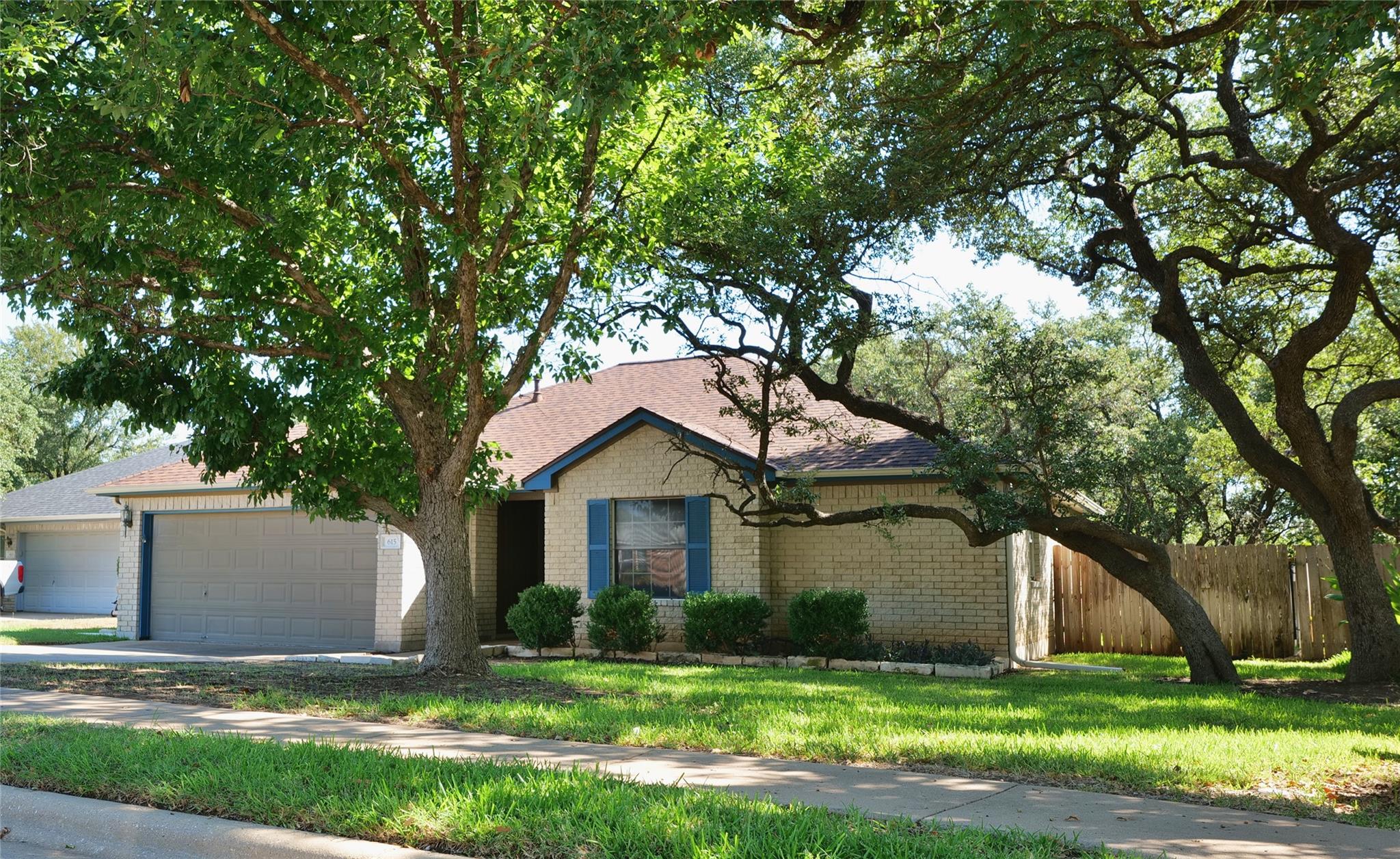 615 Blue Oak Cir Property Photo 1