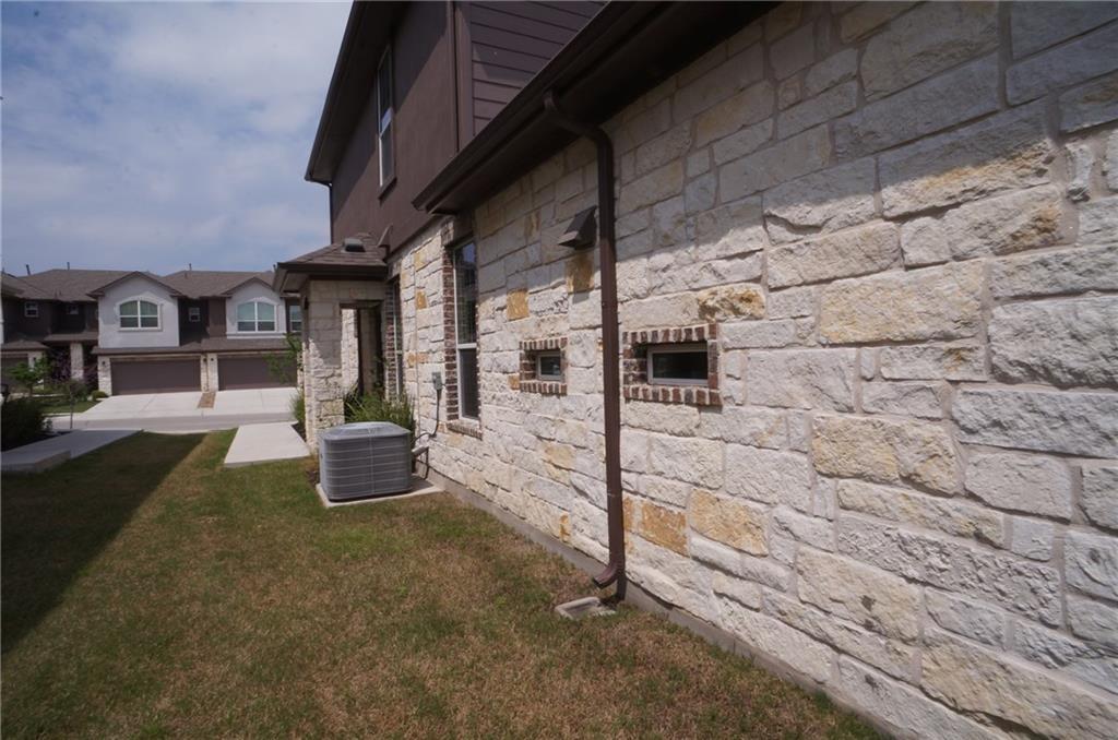 409 Epiphany Ln Property Photo 6