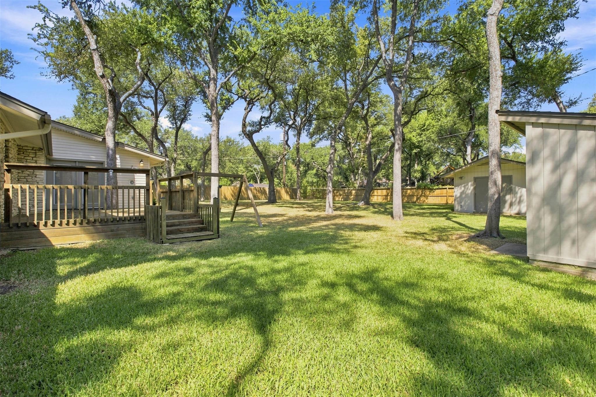 9202 Shady Oaks Dr Property Photo 2