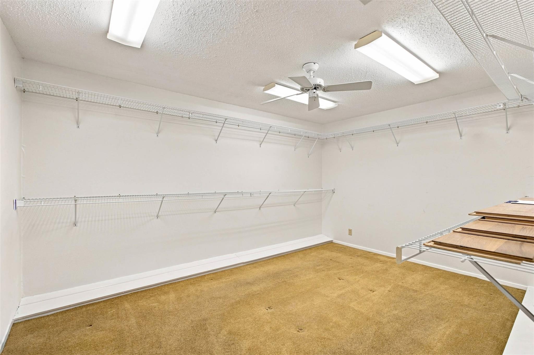 9202 Shady Oaks Dr Property Photo 21