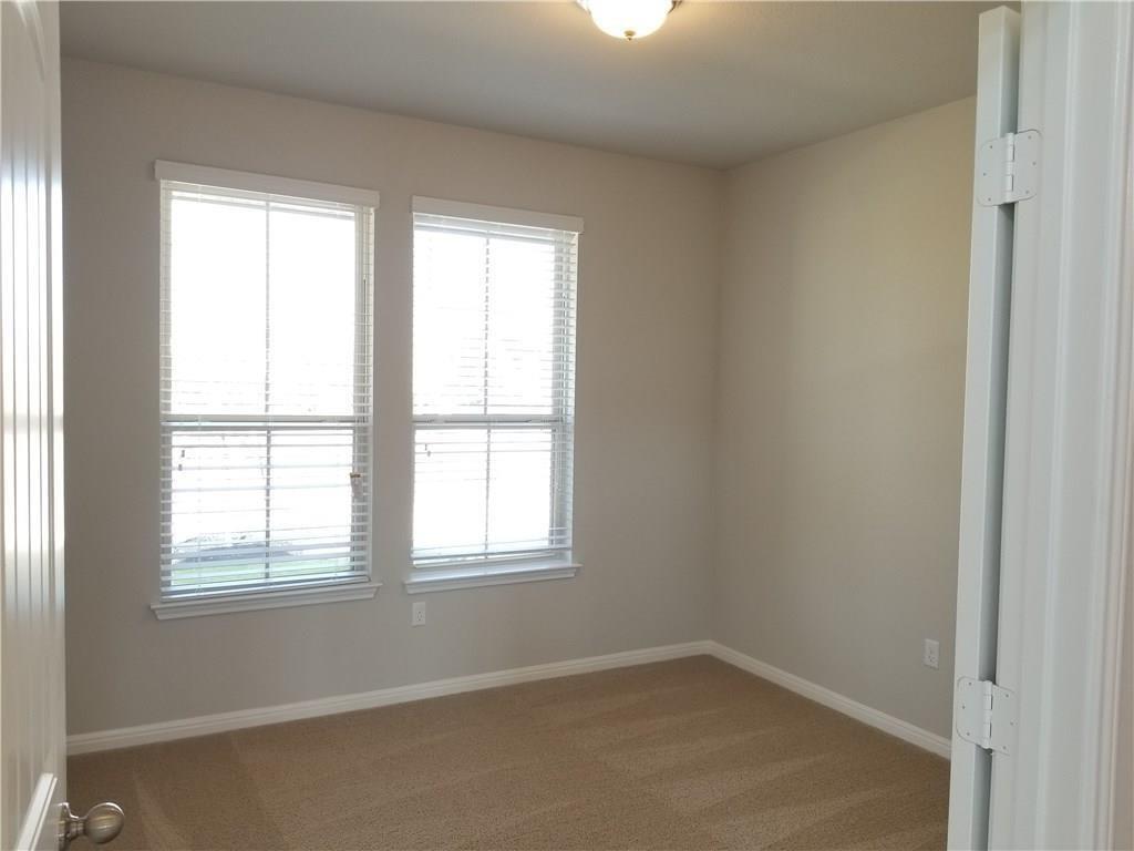 1024 Peregrine Way Property Photo 4
