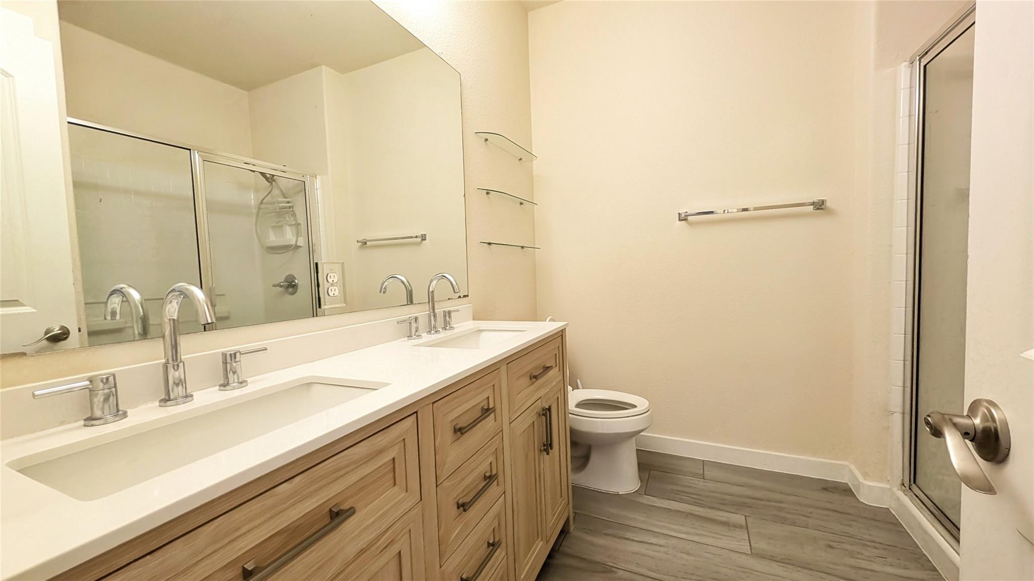 13420 Lyndhurst St 807 Property Photo 7