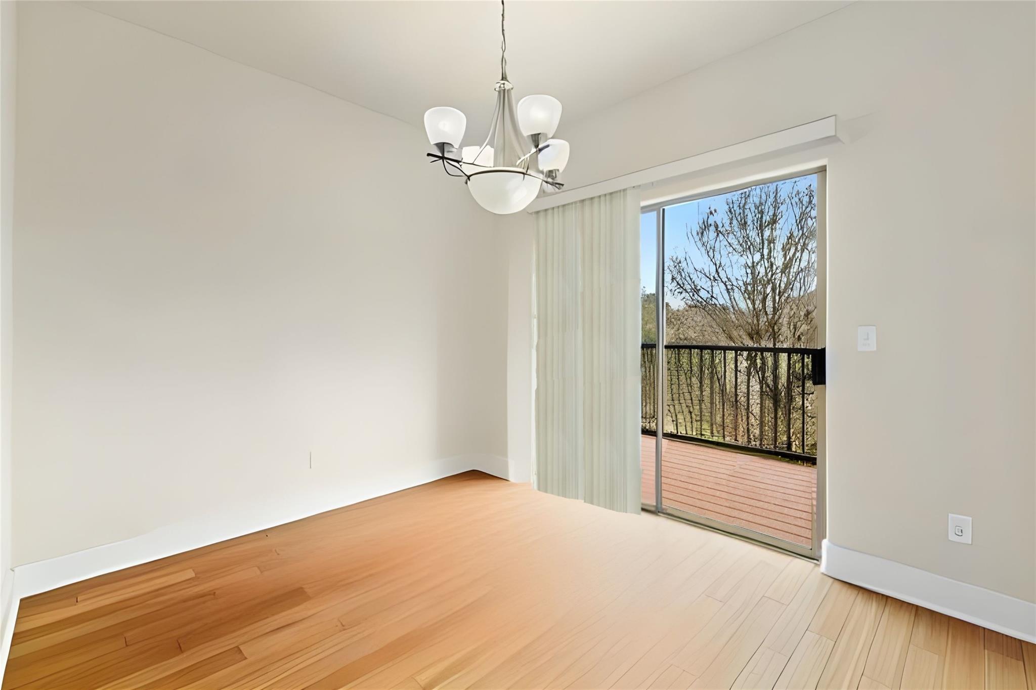 13420 Lyndhurst St 807 Property Photo 9