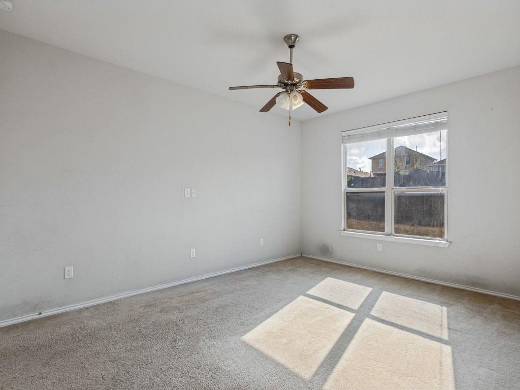 512 Eagle Brook Ln Property Photo 21