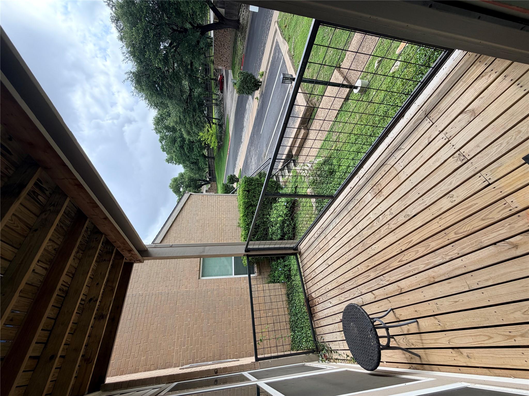 6600 Valleyside Rd #d-20 Property Photo 5