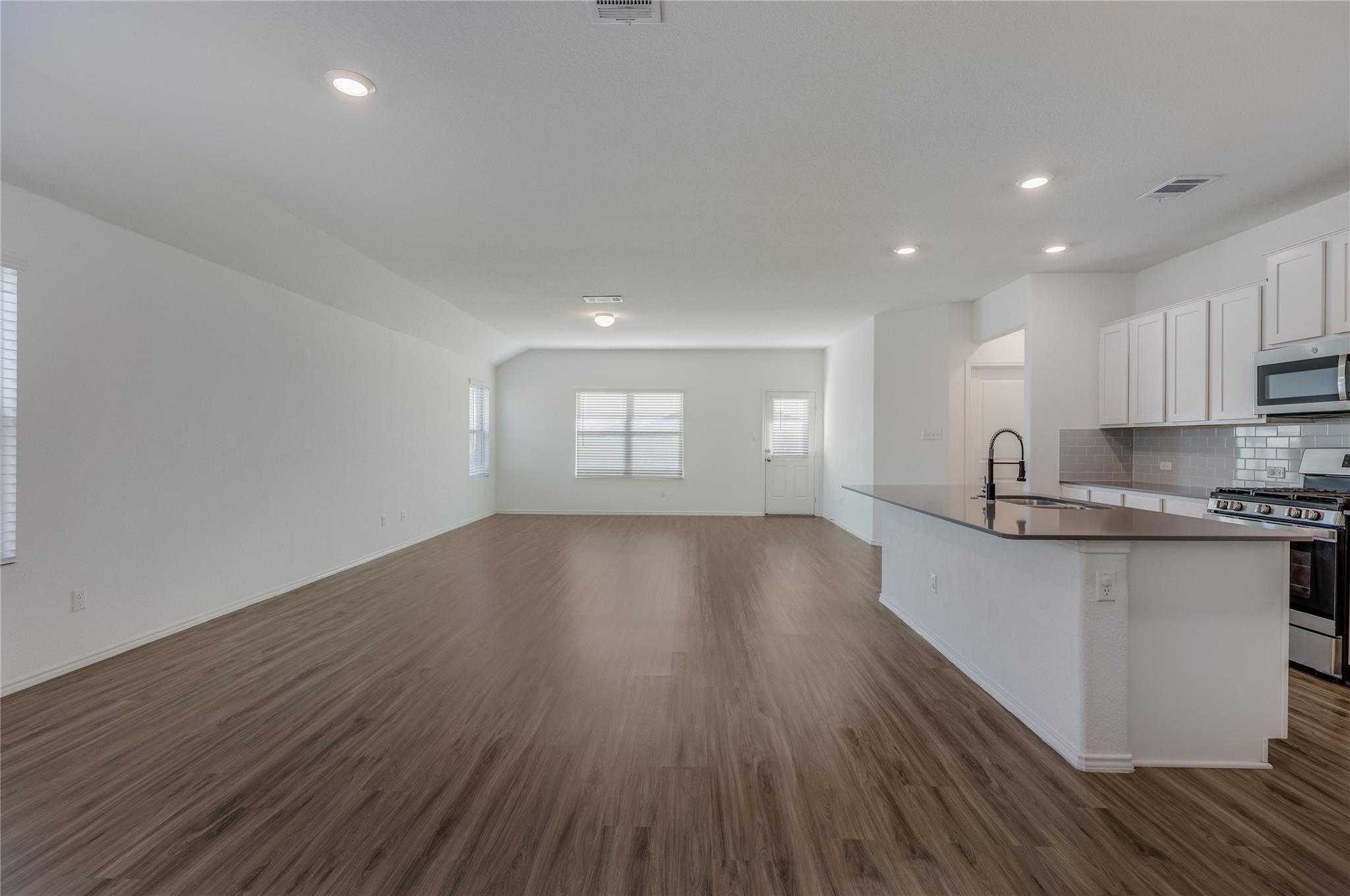 21409 Wilmiller Ln Property Photo 8