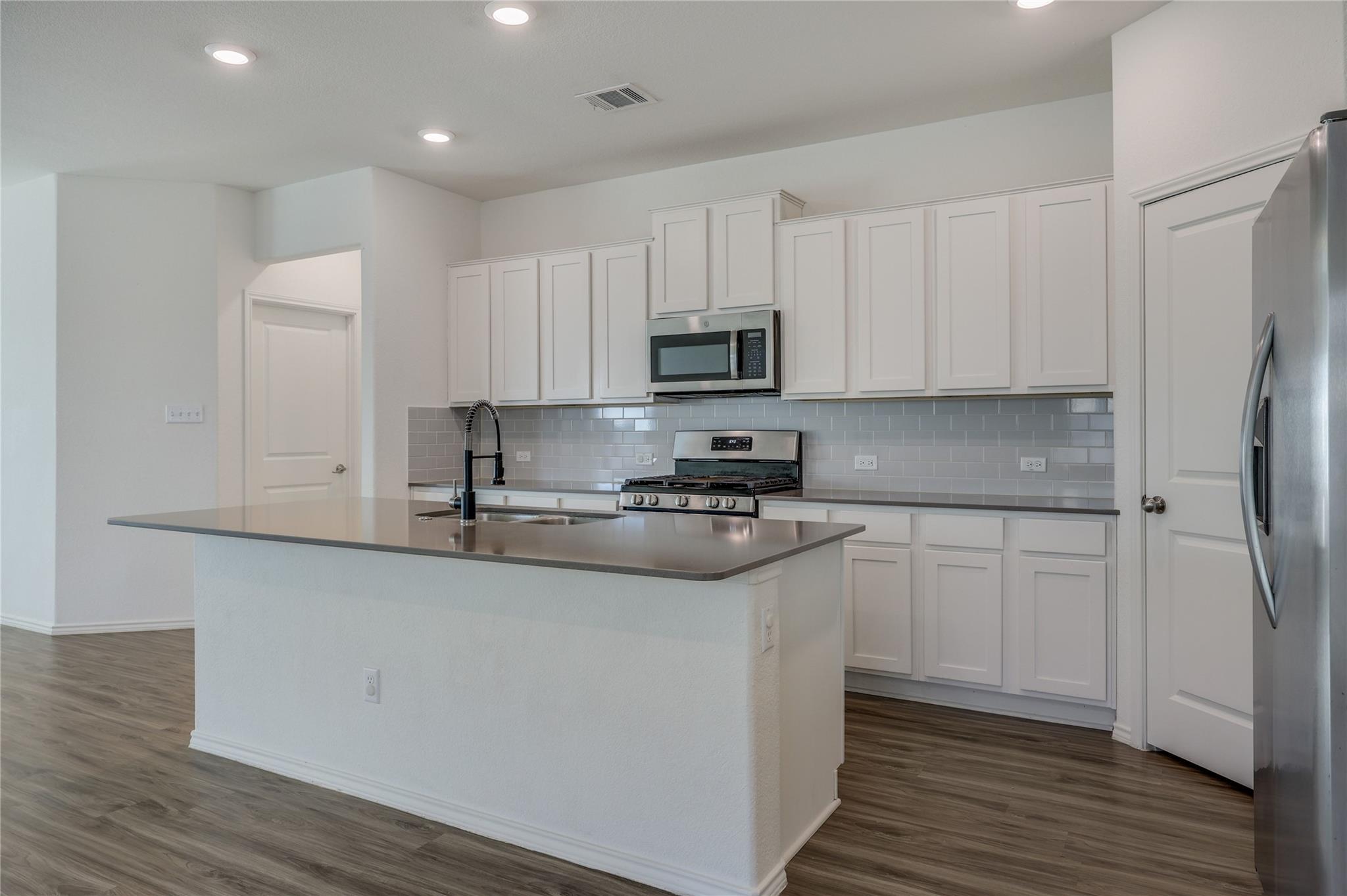 21409 Wilmiller Ln Property Photo 14