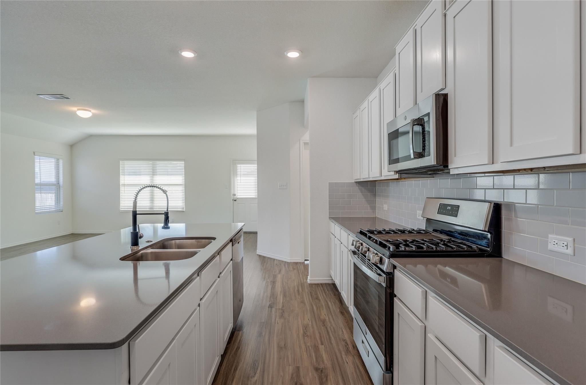 21409 Wilmiller Ln Property Photo 15