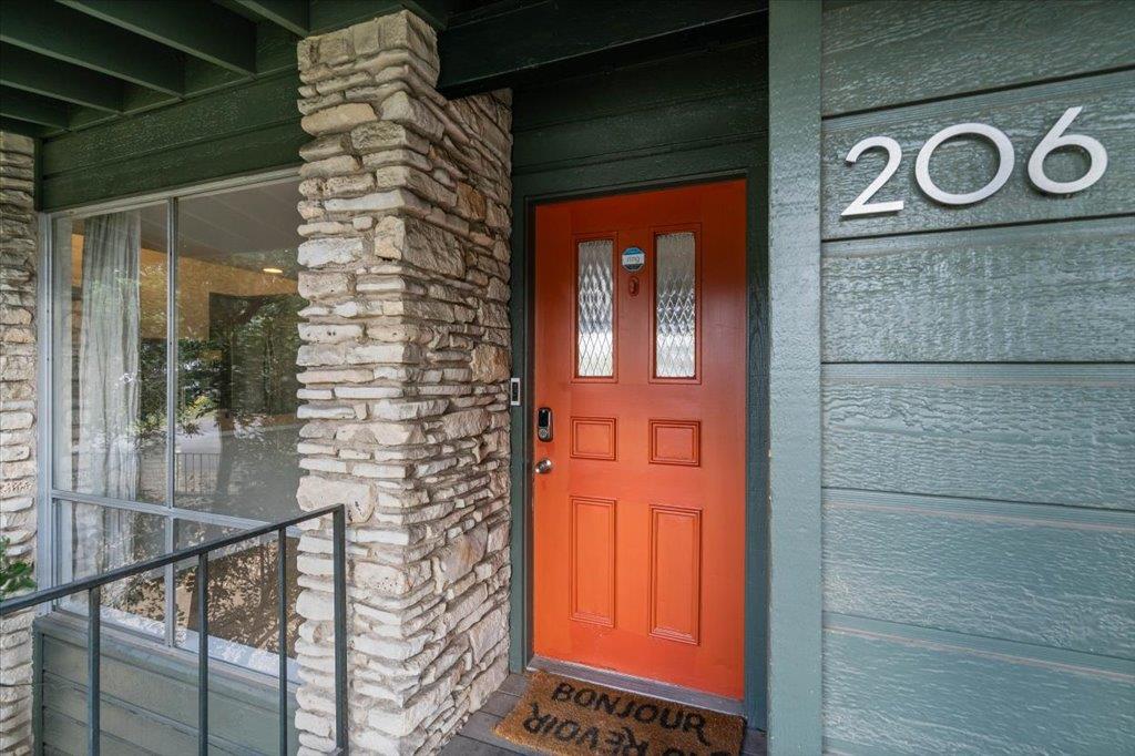 1304 Mariposa Dr #206 Property Photo 2