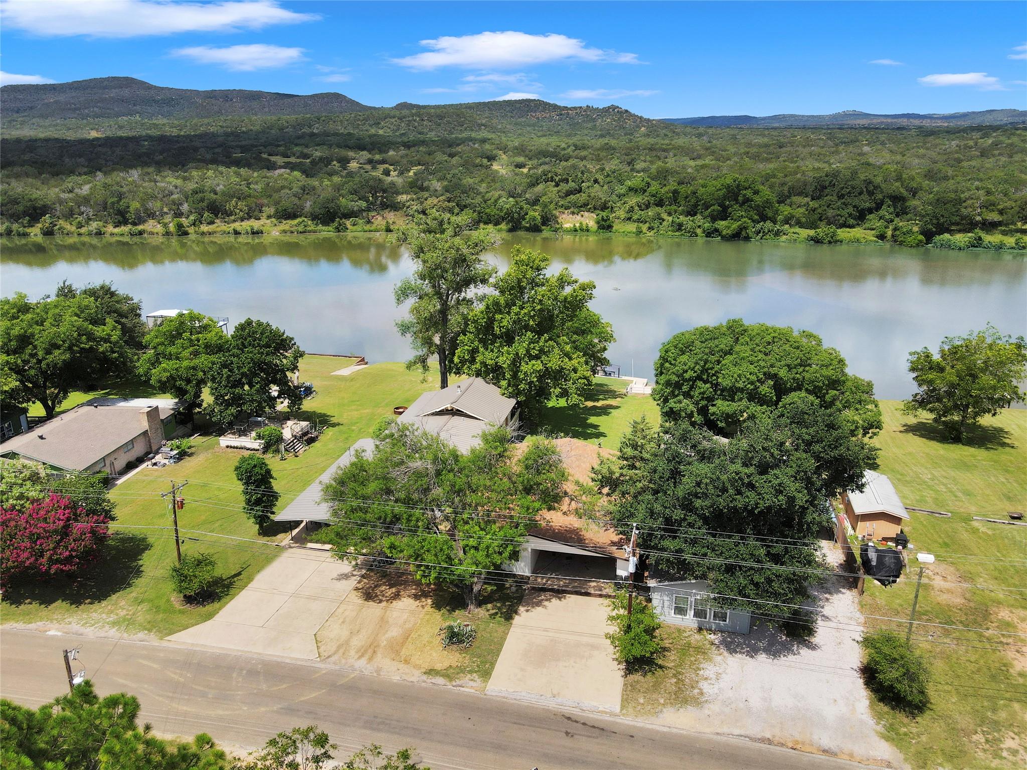 4718 River Oaks Dr Property Photo 4
