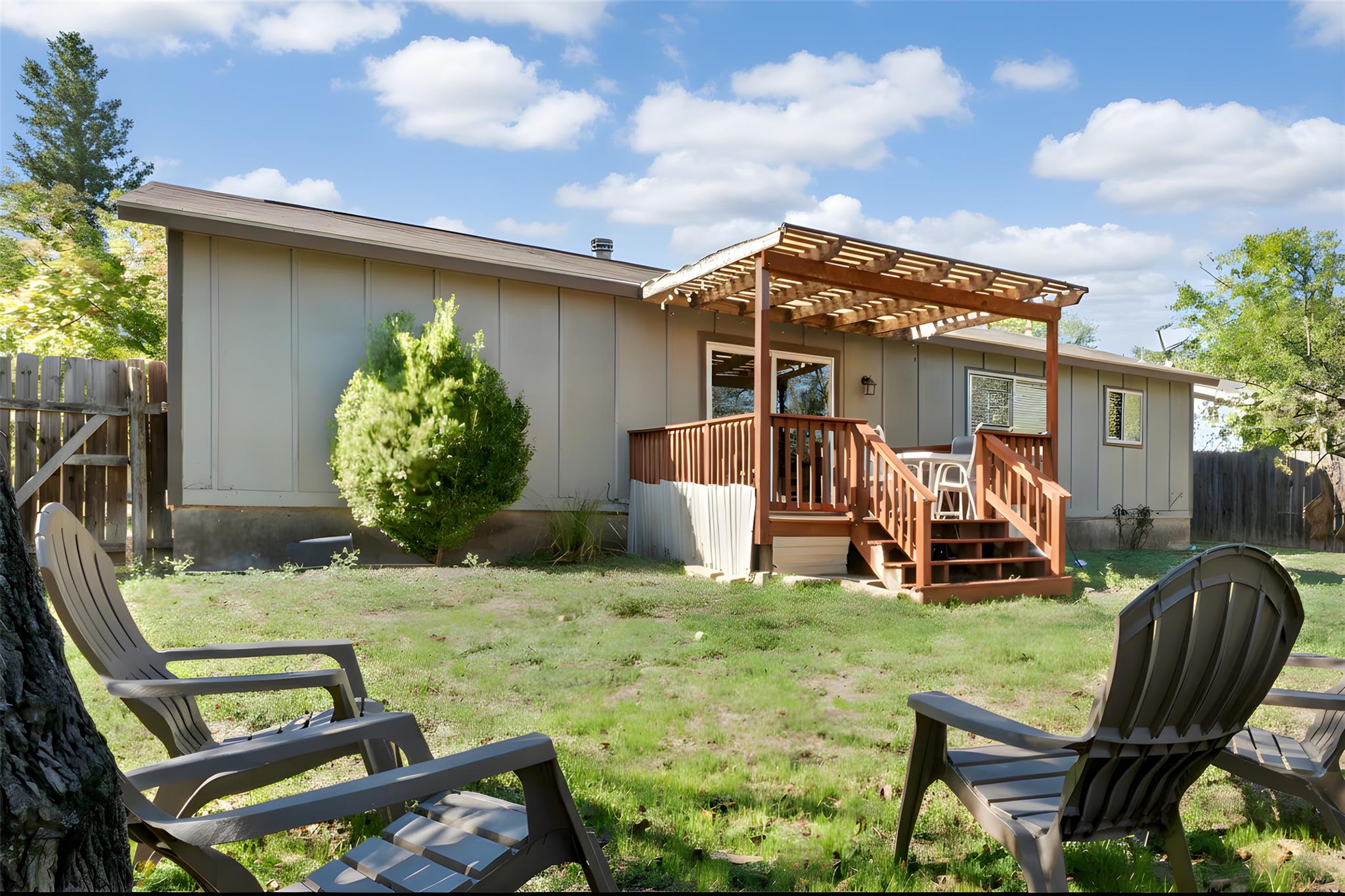 7203 Barnsdale Way Property Photo 2