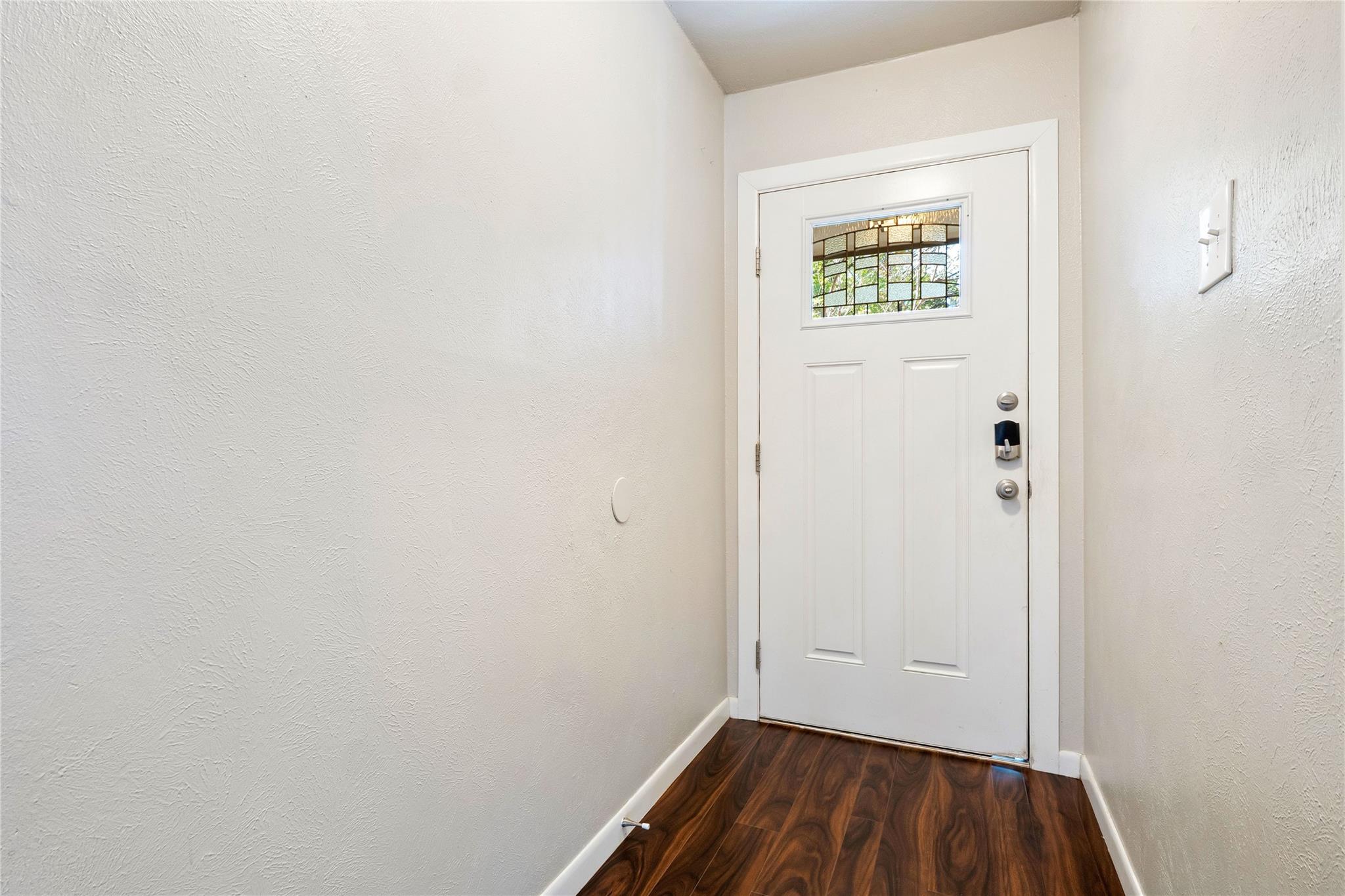 7203 Barnsdale Way Property Photo 3