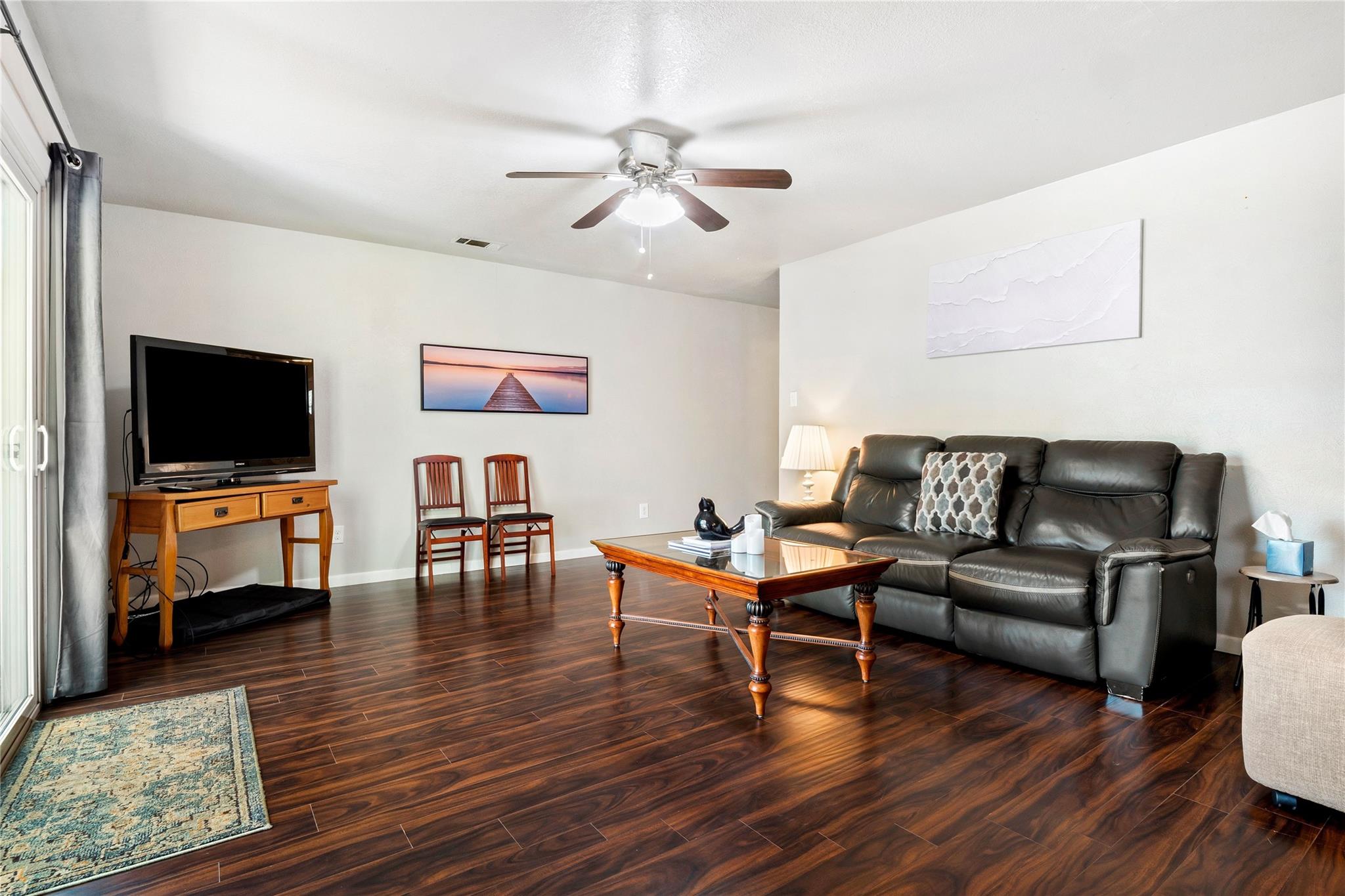 7203 Barnsdale Way Property Photo 6