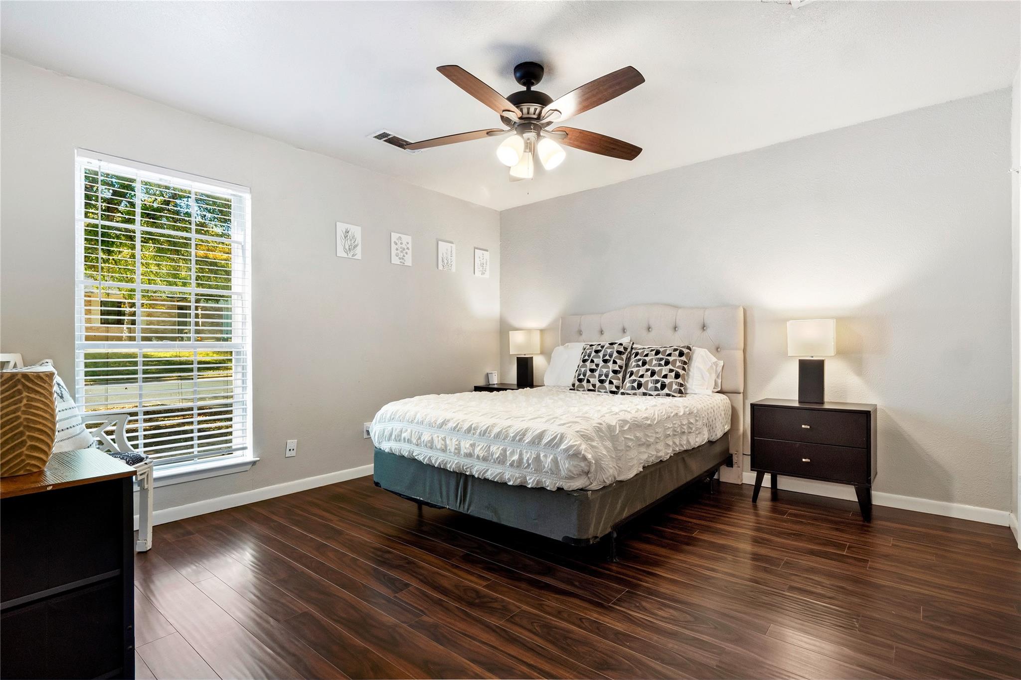 7203 Barnsdale Way Property Photo 13