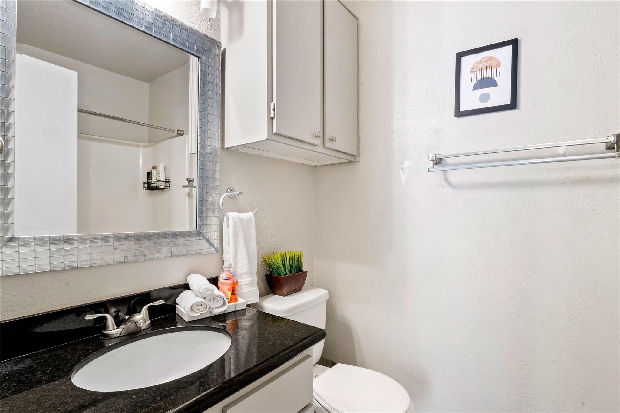 7203 Barnsdale Way Property Photo 15