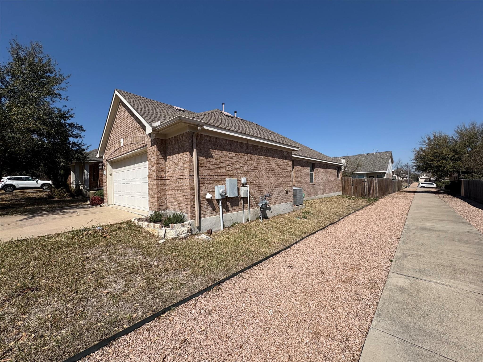 2316 Dovetail St Property Photo 3