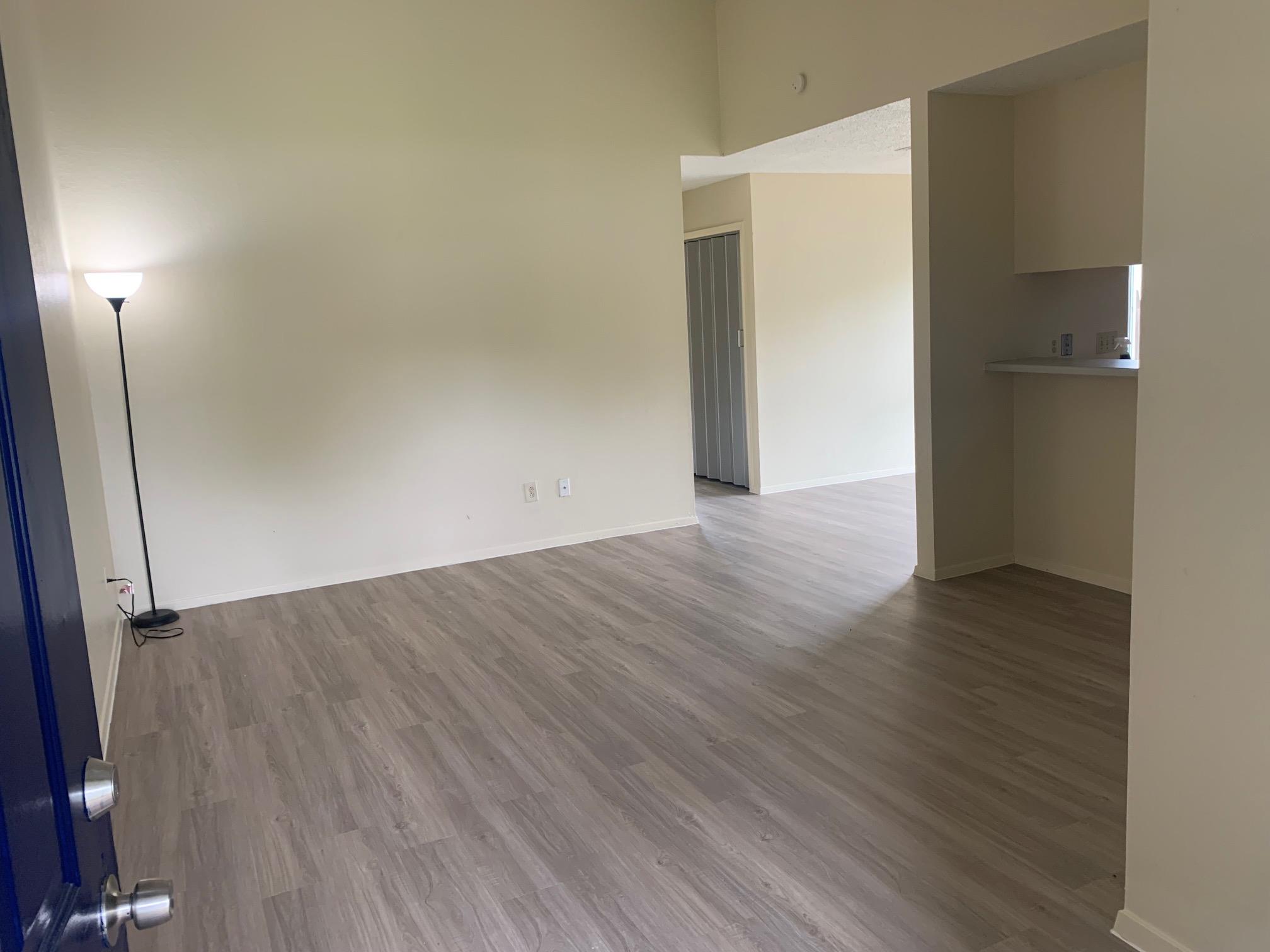 523 Greenlawn Blvd Property Photo 3