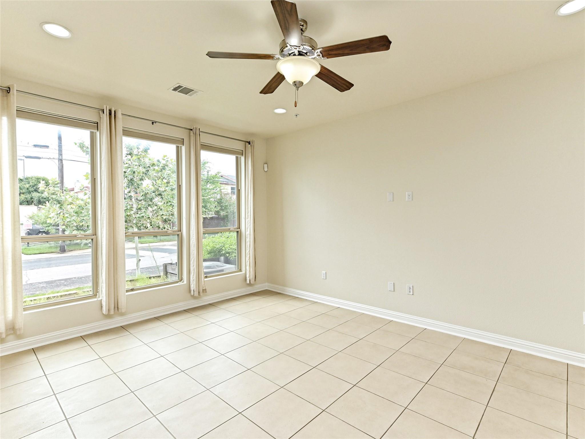 6814 E Riverside Dr #63 Property Photo 3