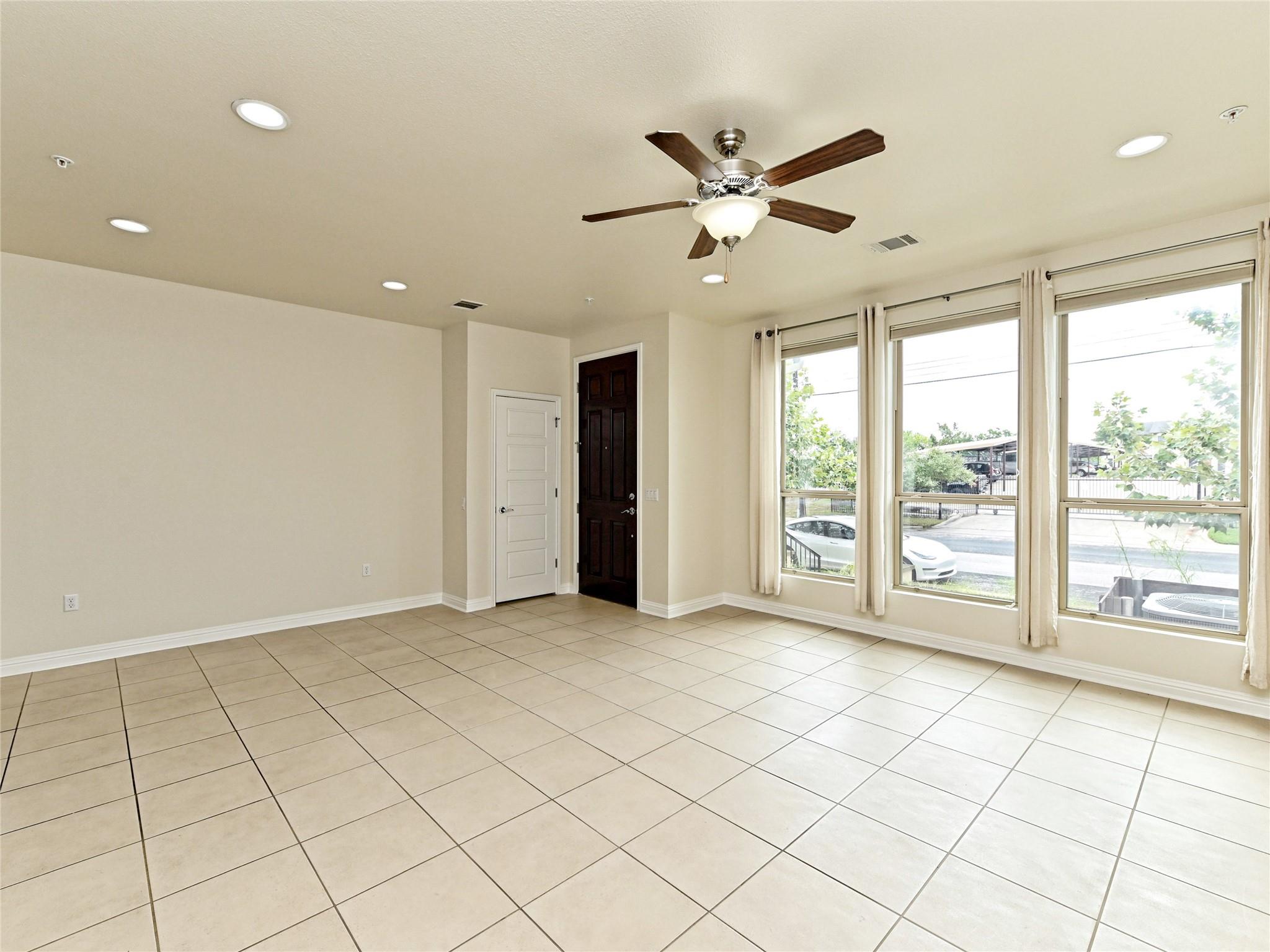 6814 E Riverside Dr #63 Property Photo 4