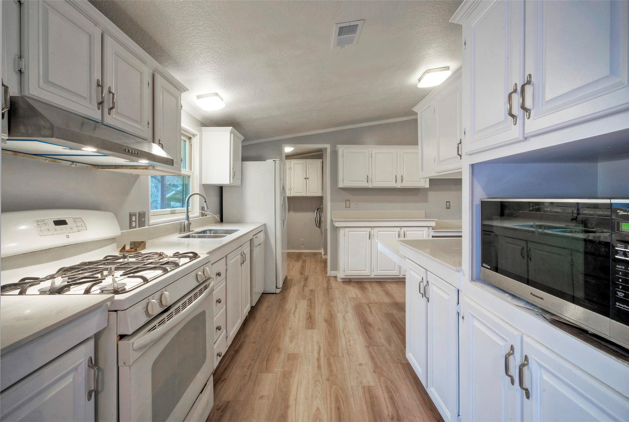 125 Queen Anne Cir Property Photo 7