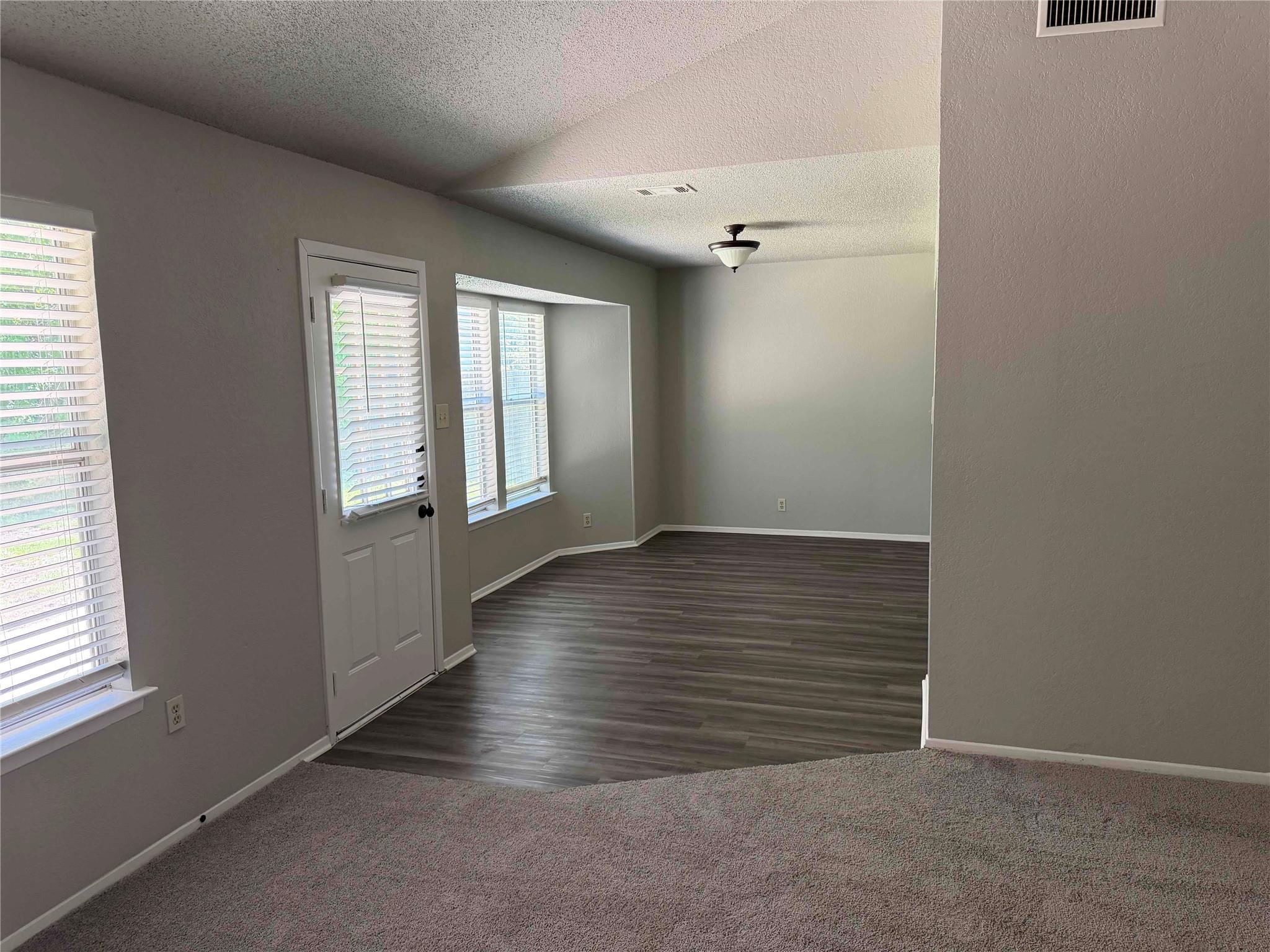 606 Brookhollow Dr Property Photo 6