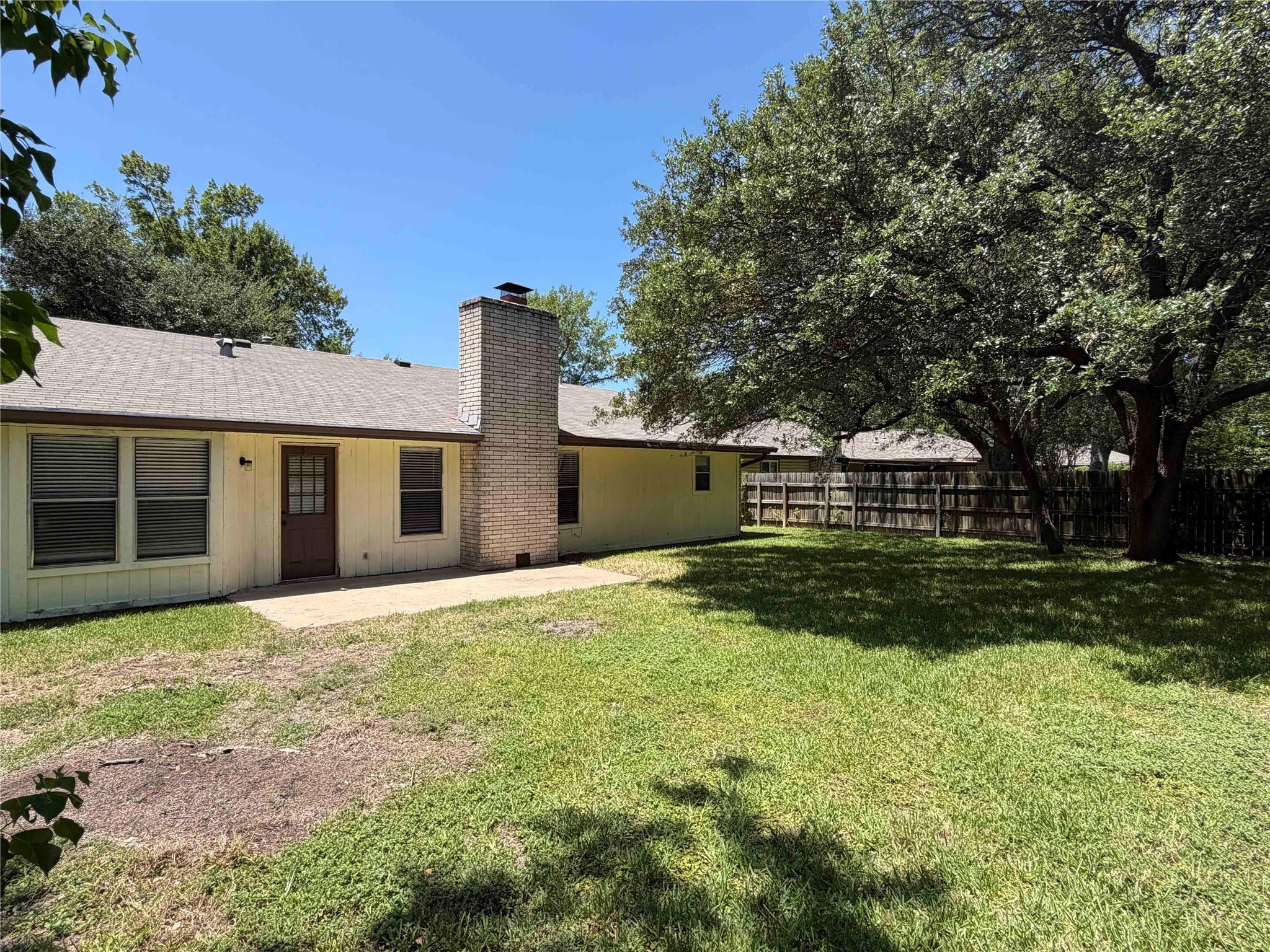 606 Brookhollow Dr Property Photo 22