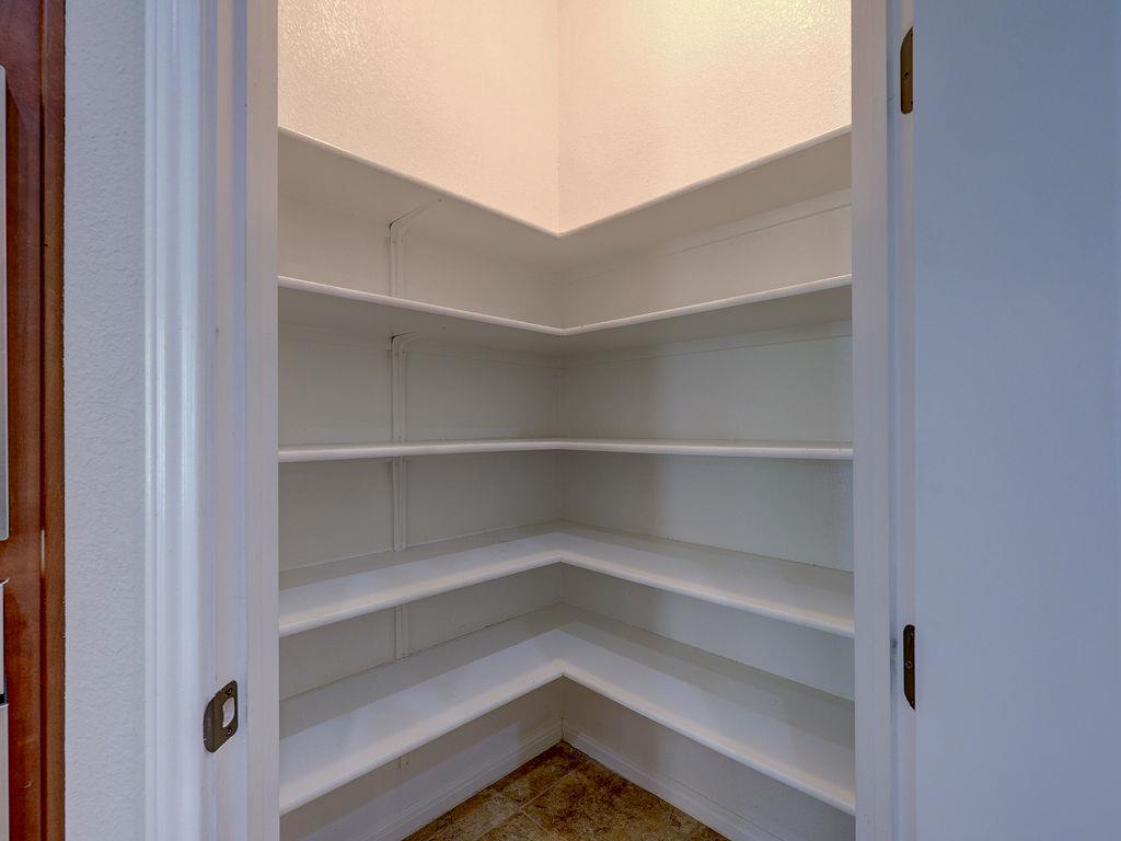 520 Acadia Bnd Property Photo 19