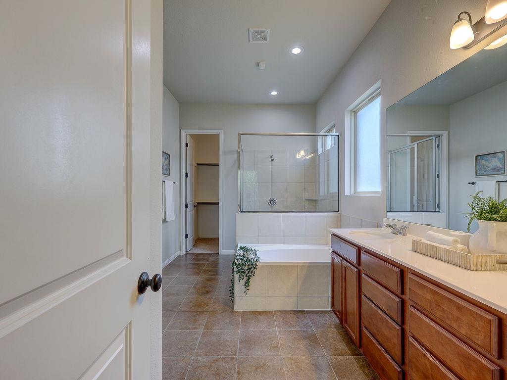 520 Acadia Bnd Property Photo 24