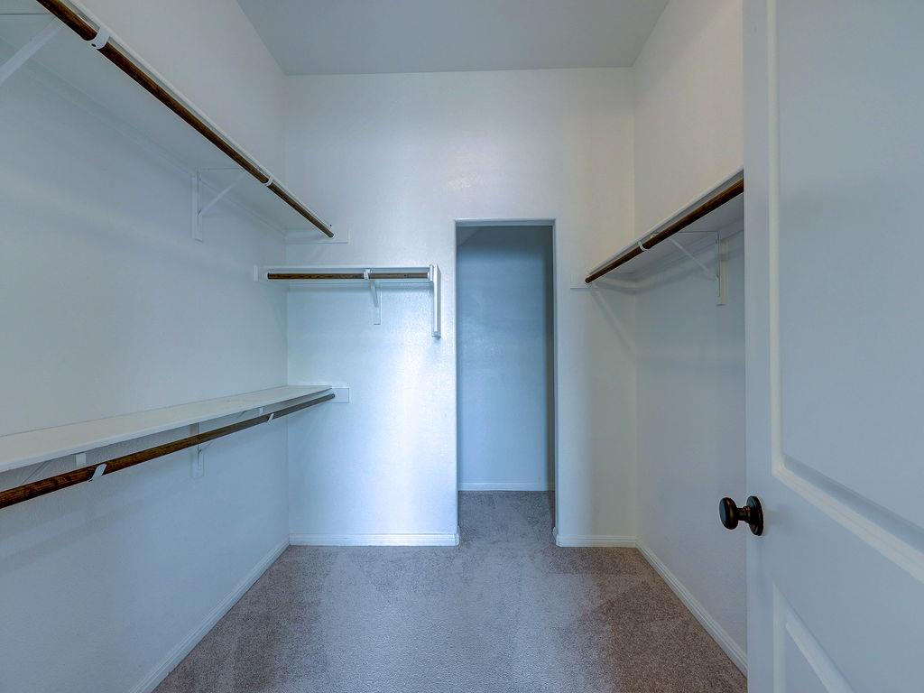 520 Acadia Bnd Property Photo 26