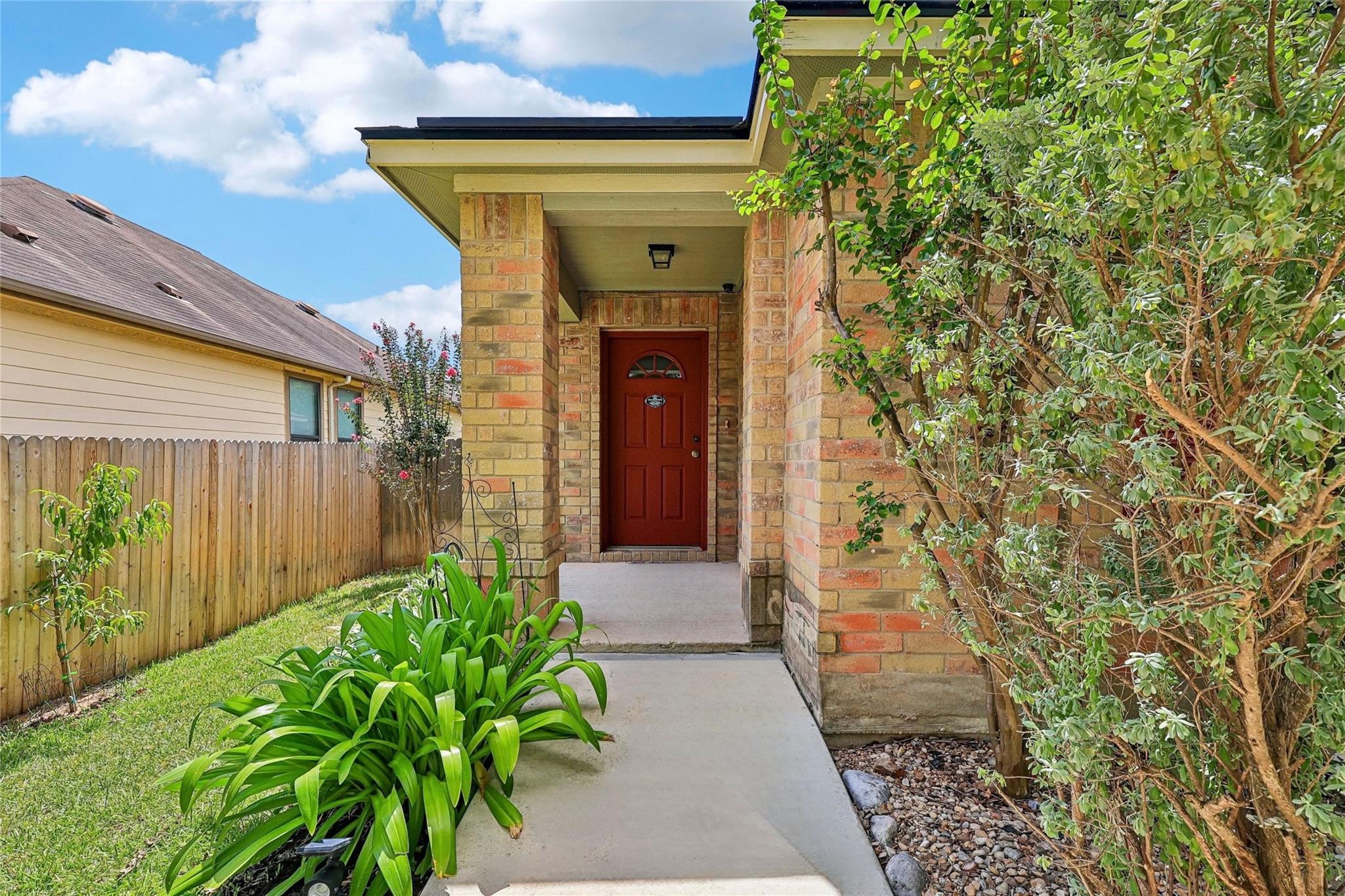 145 Myrtle St Property Photo 1